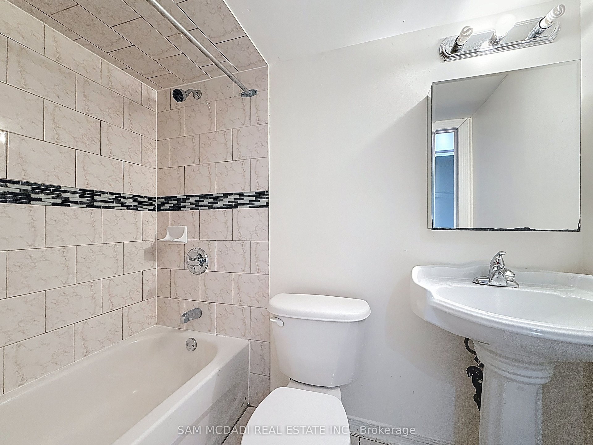 1354 Weir Chase 
