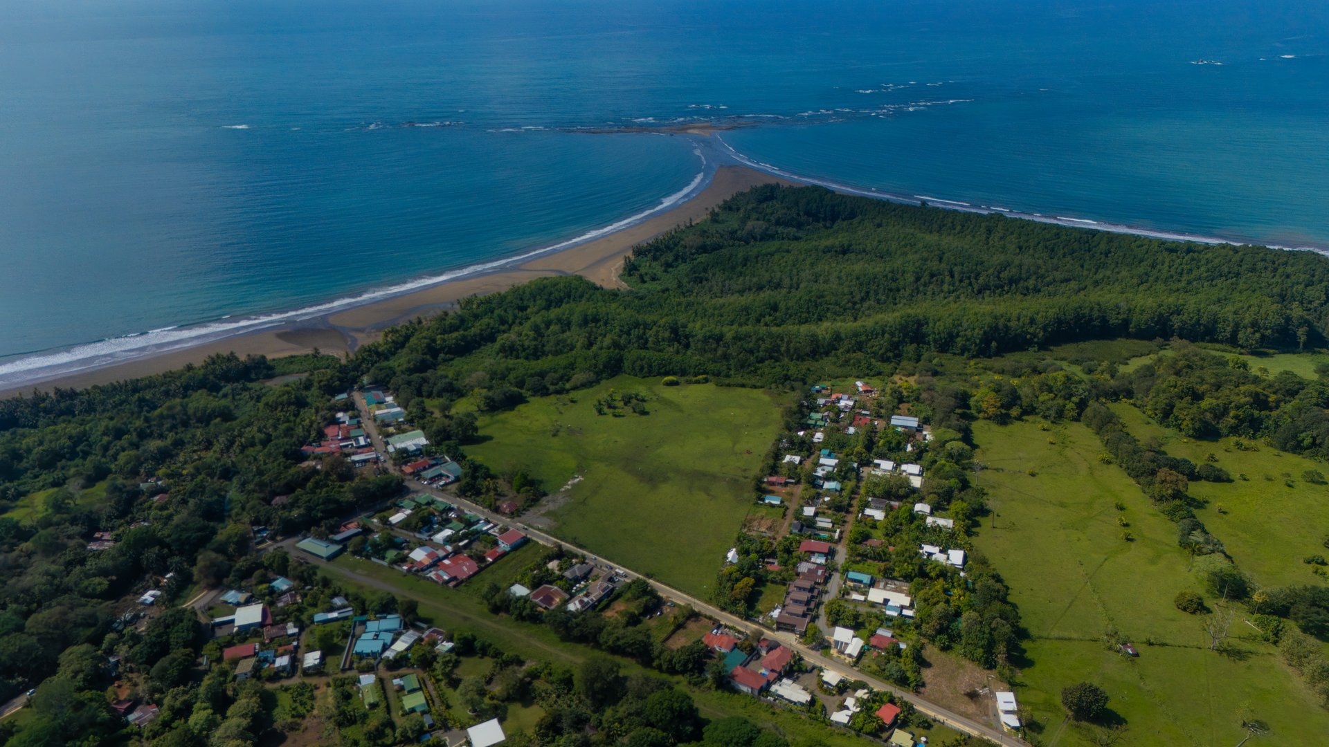 Apartments within Walking Distance to the Beach In Uvita – 0.21 Acres