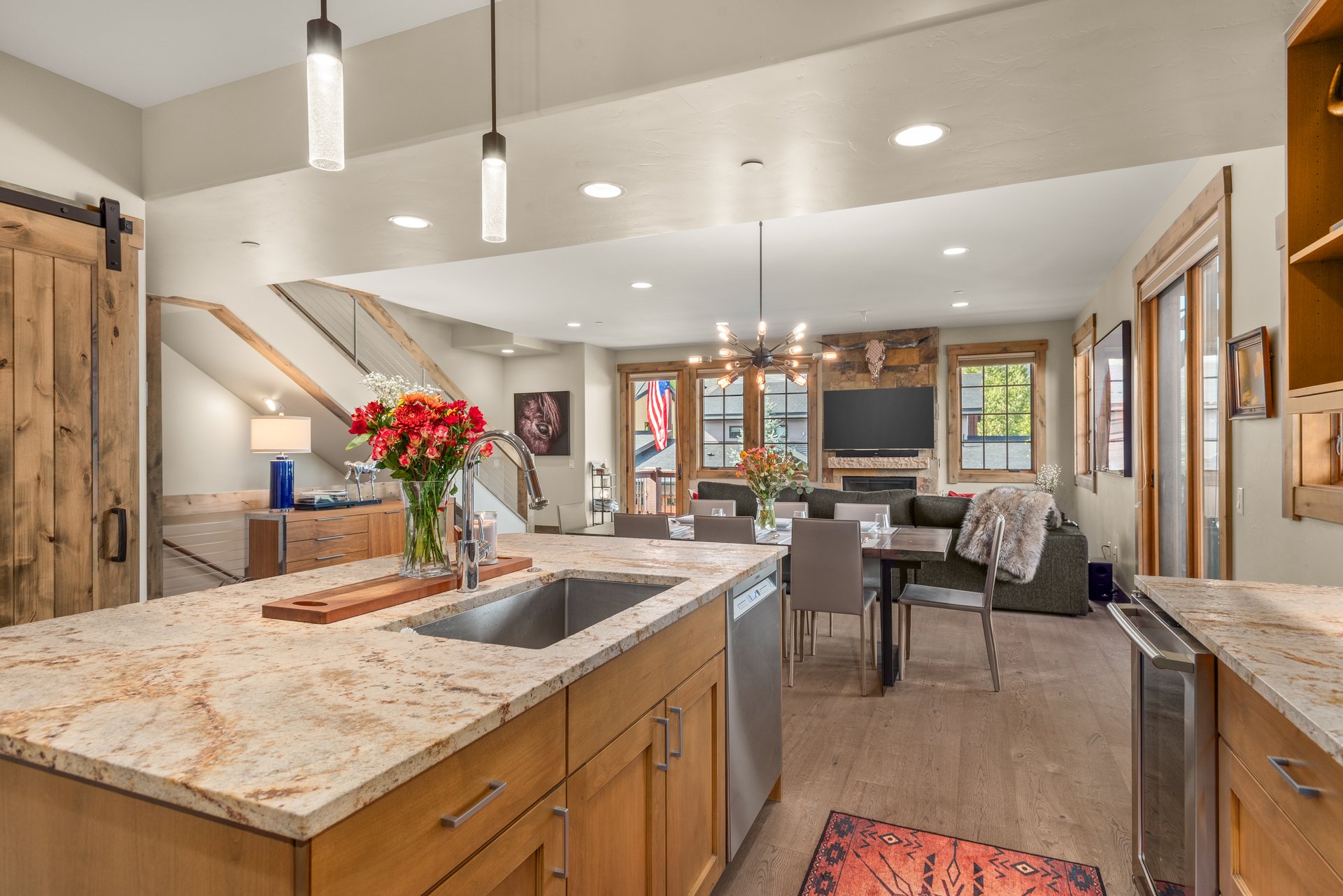 Shadowrock Townhome with Stunning Mountain Views