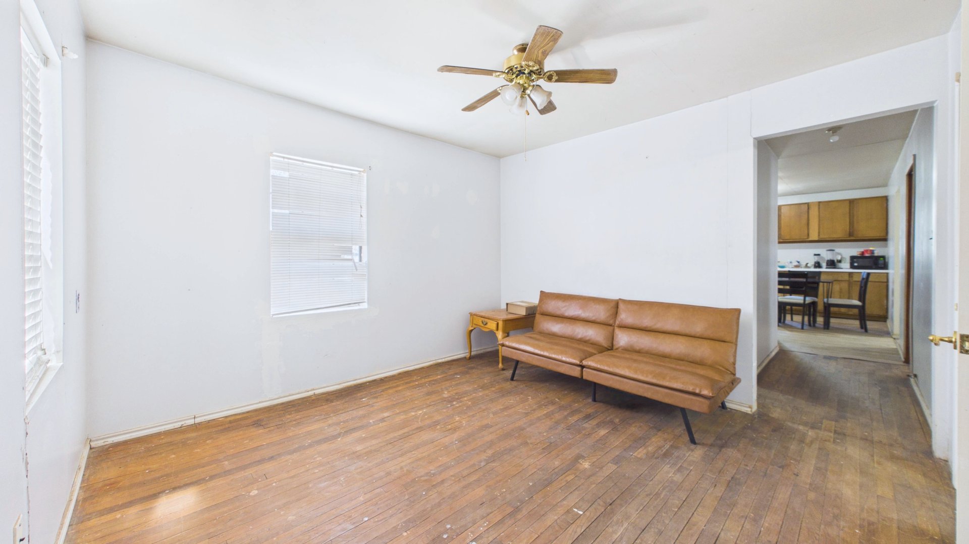 718 S Locust Ave