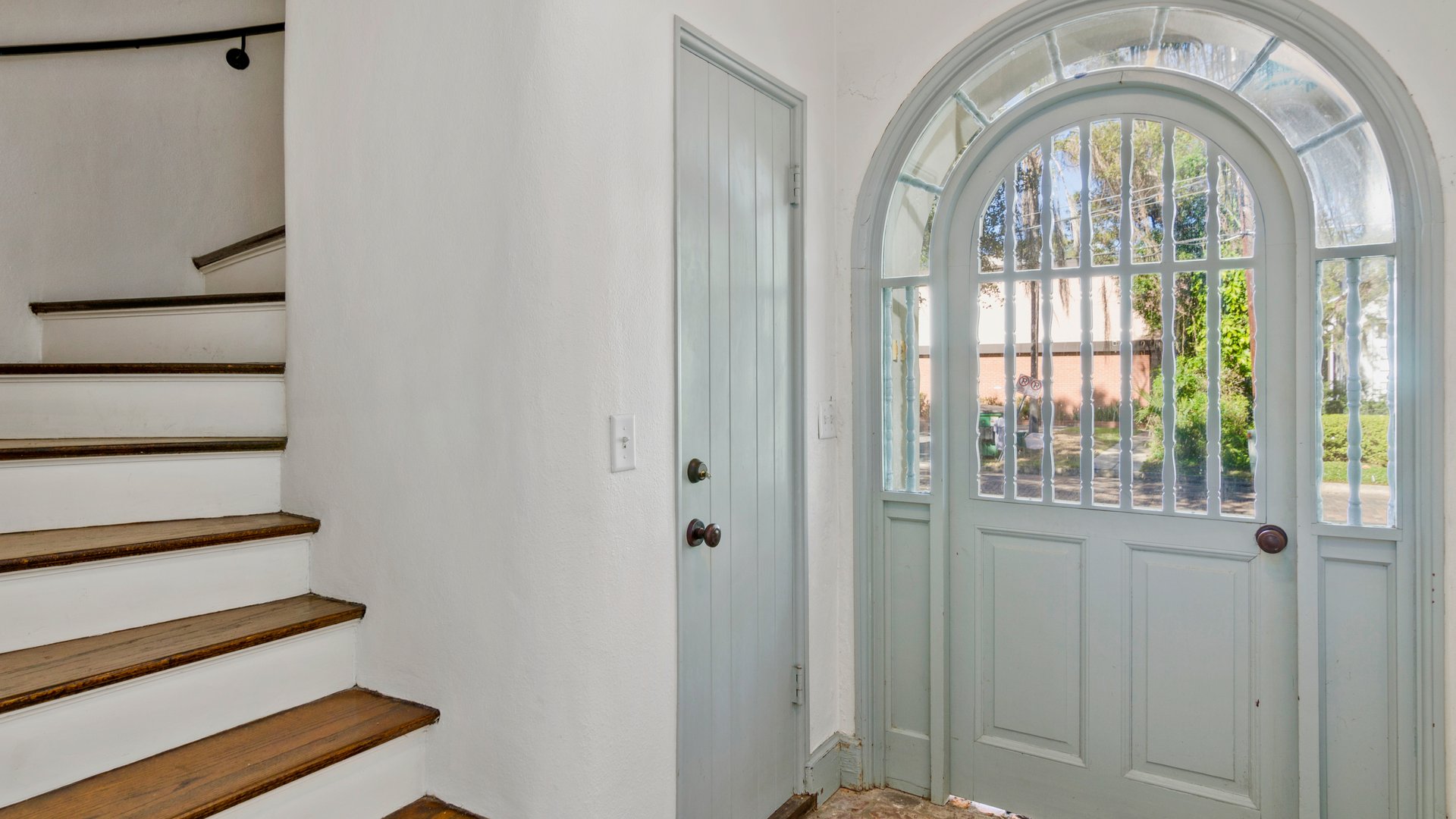 King-size Chic at the Historic Barbour House