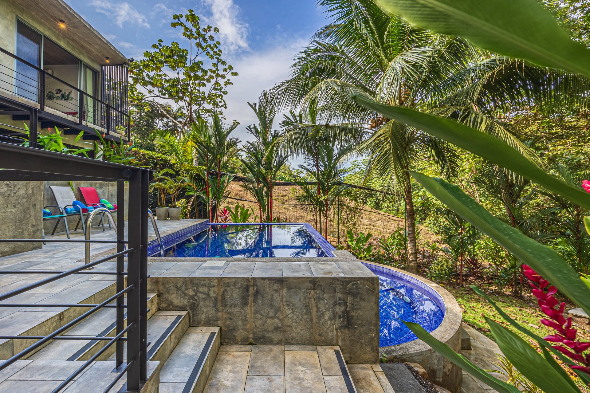  3 bedrooms, 2.5 bathrooms Villa Steps from Uvita, beautiful Beaches, Waterfalls, Restaurants and Tourist Attractions.