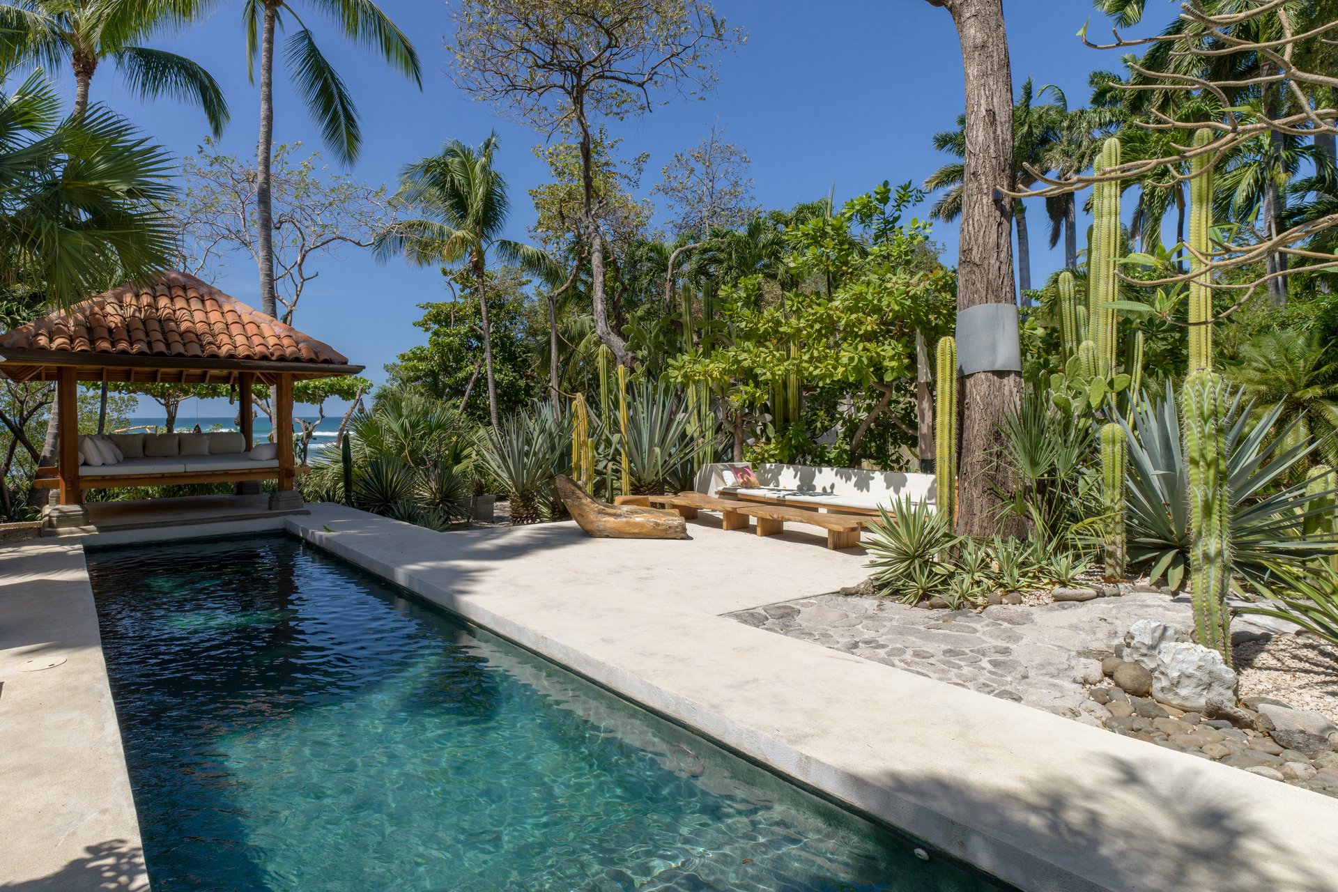 Villa Serena | Oceanfront Luxury in Playa Langosta