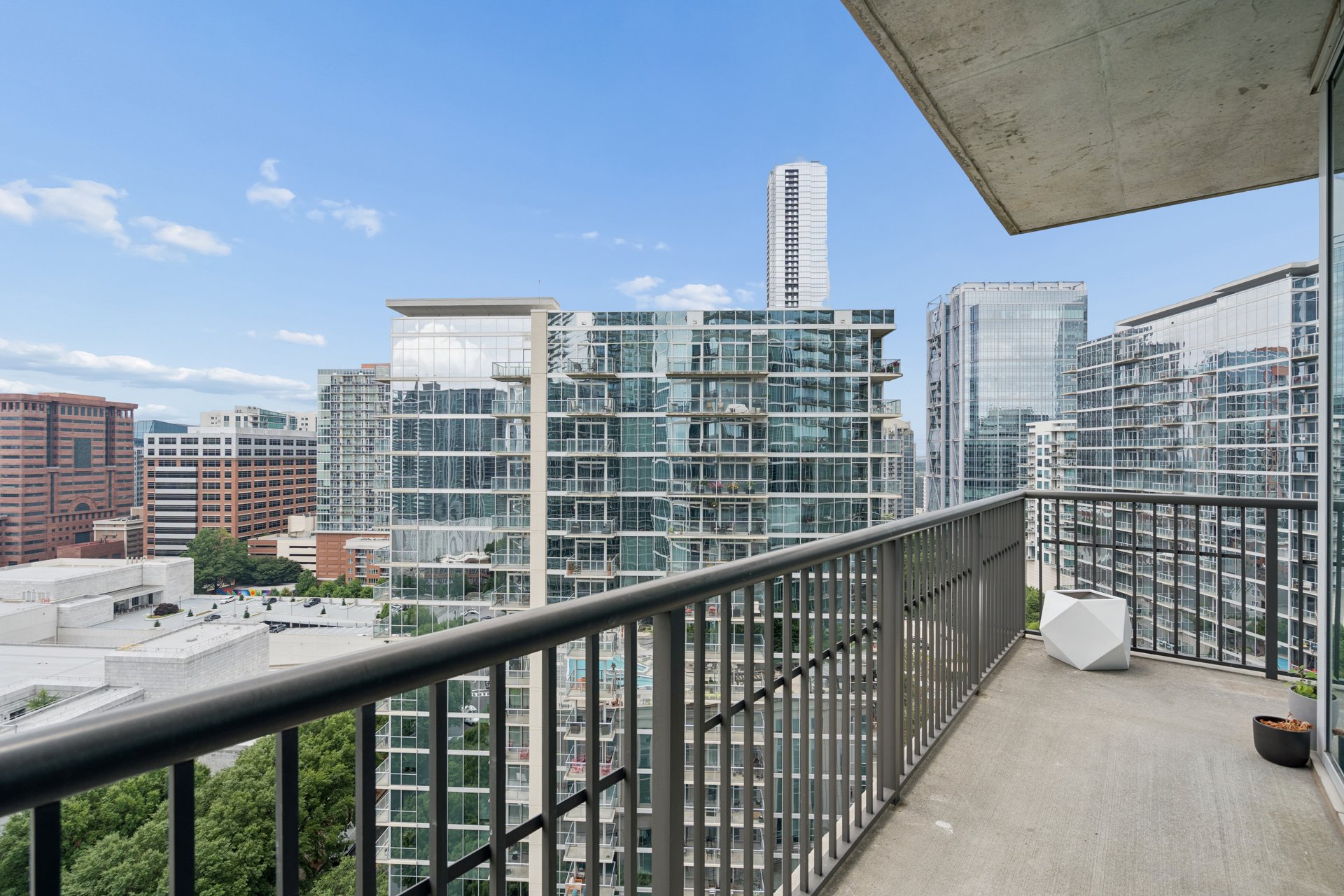 1080 Peachtree Street NE Unit 1711