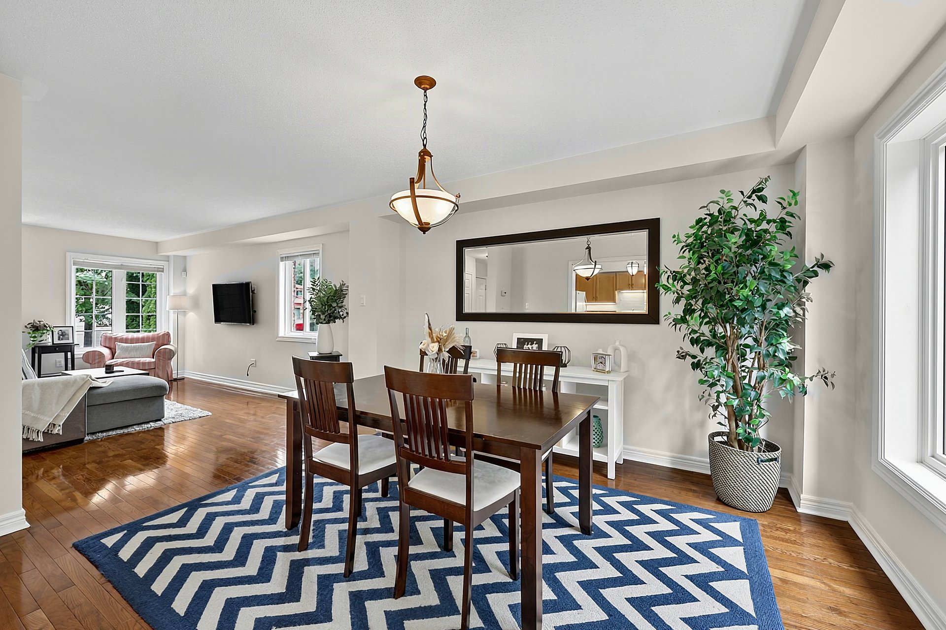 37 Rainbow Ct