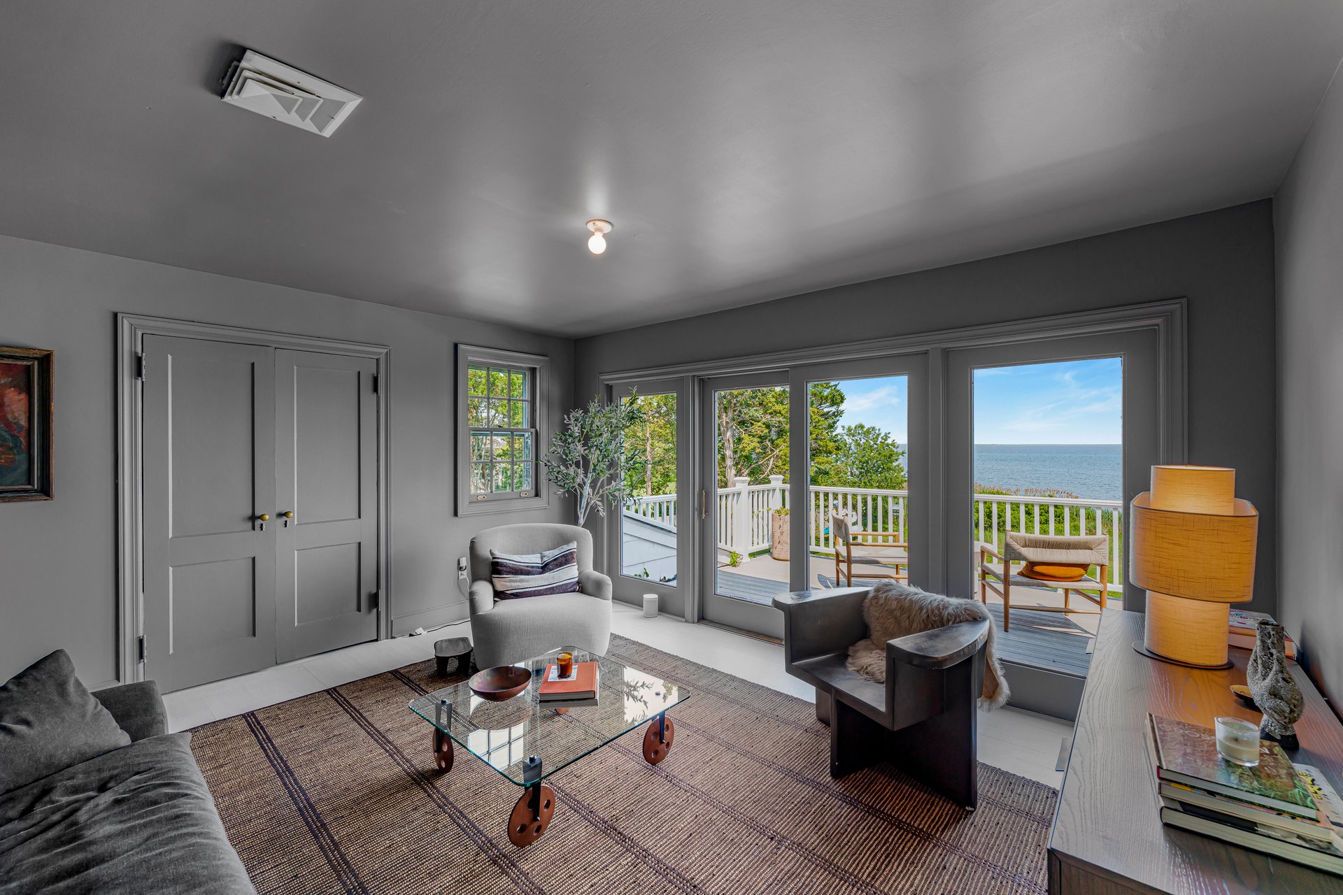 AN ELEGANT WATERFRONT ESCAPE