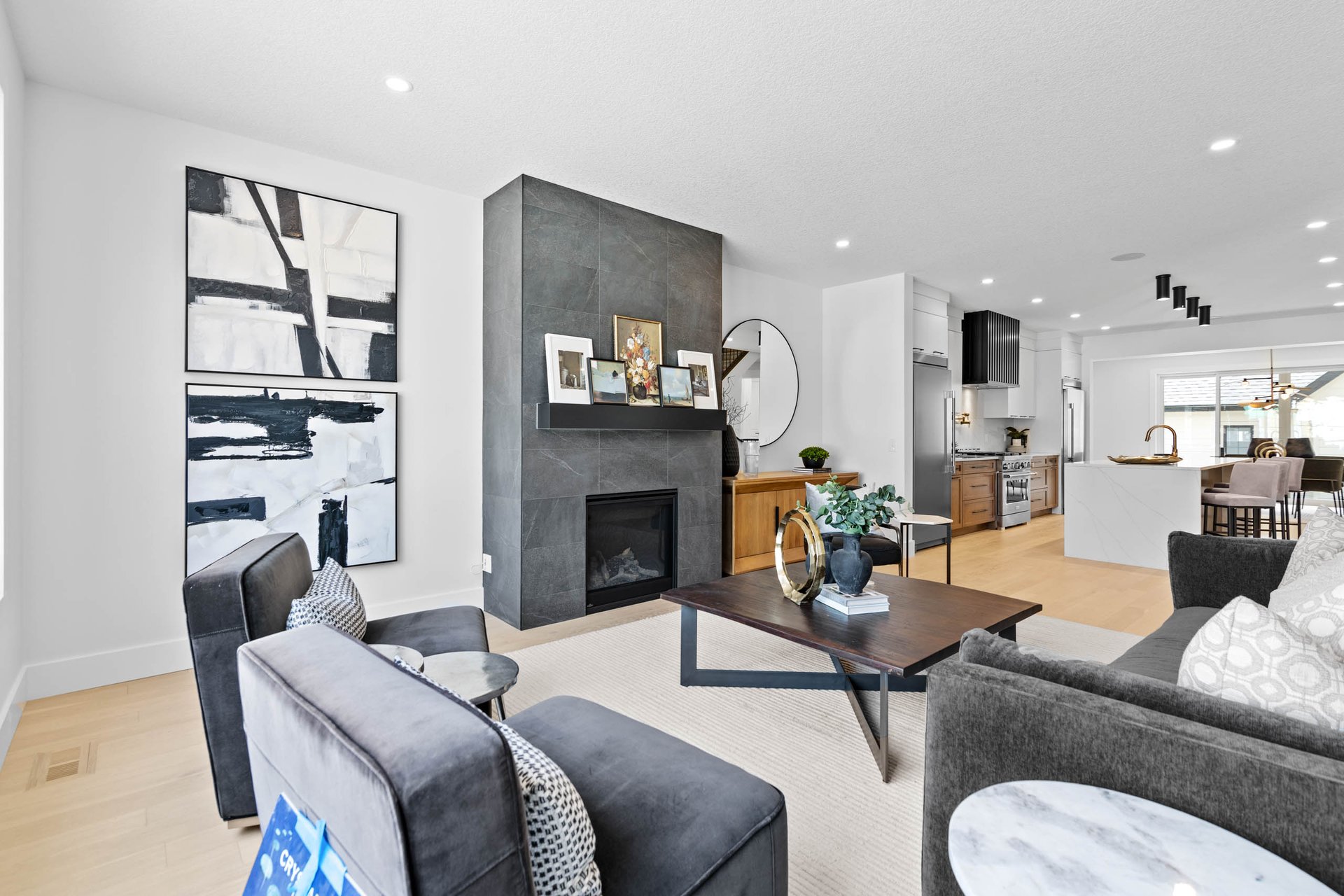 227 Calais Drive SW
