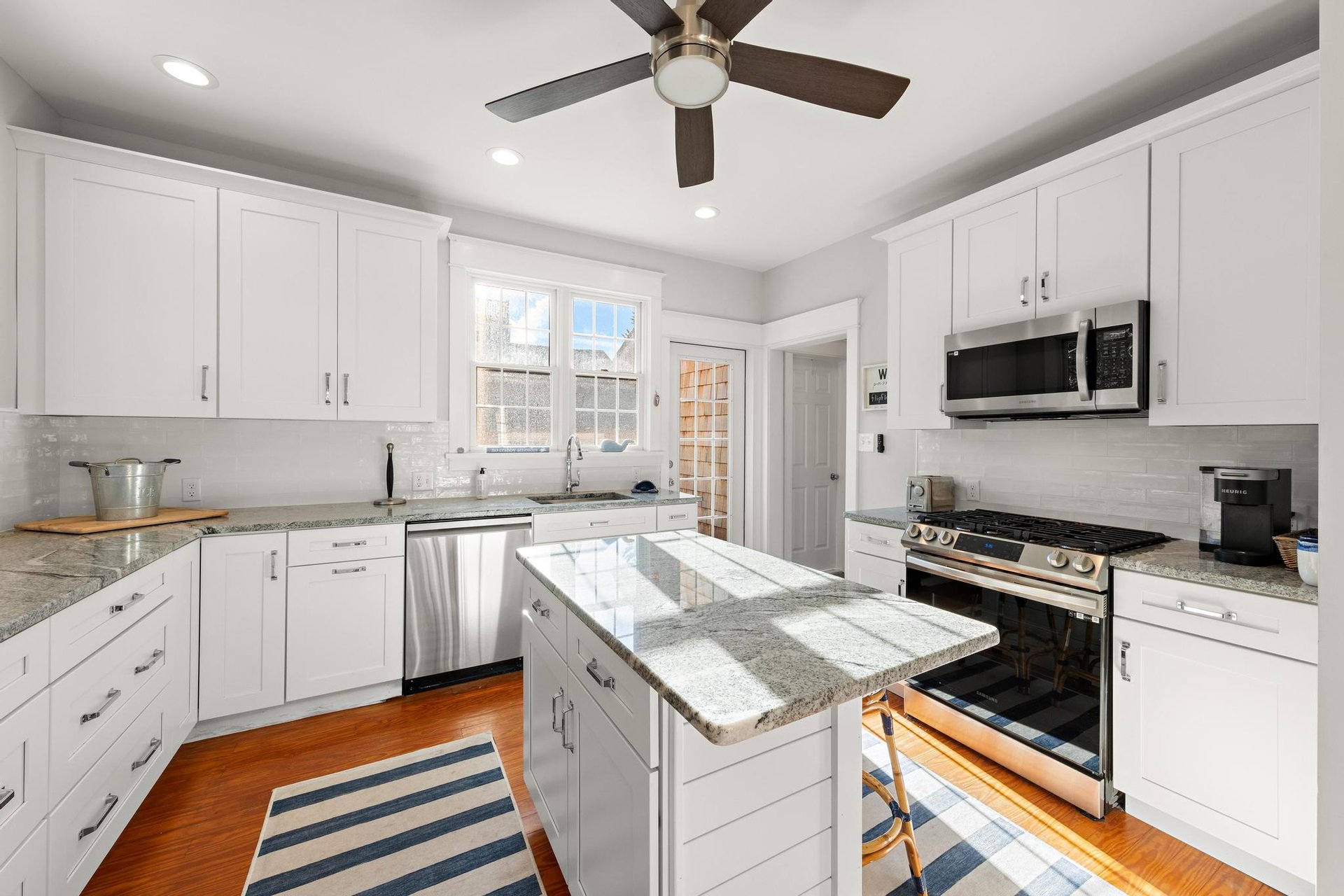 112 8th Street Beach Haven w/Cottage