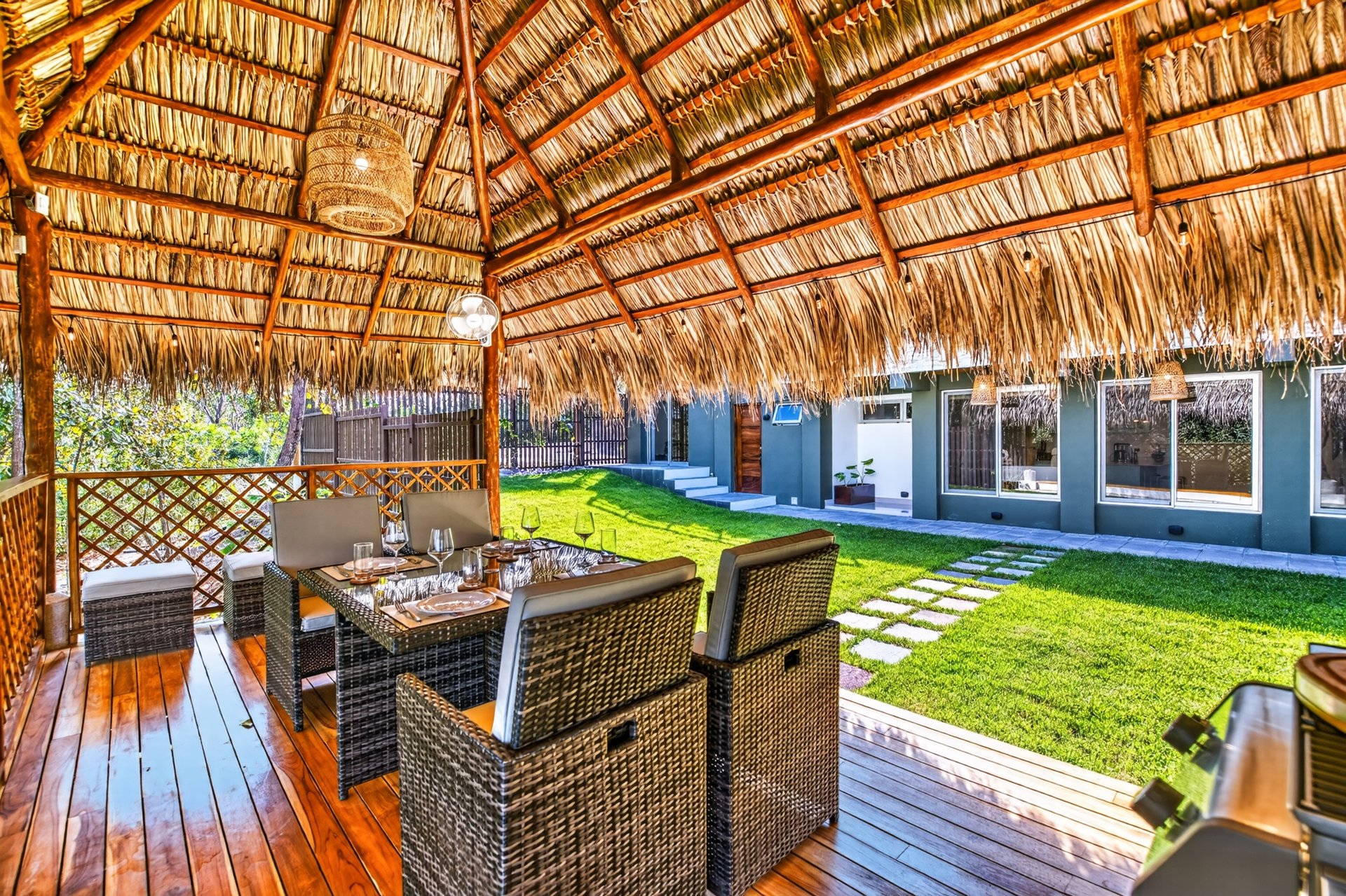 Casa Pochote | Artisan Luxury Villa in Tamarindo | Pool, Jacuzzi & Langosta Beach Club Membership Included