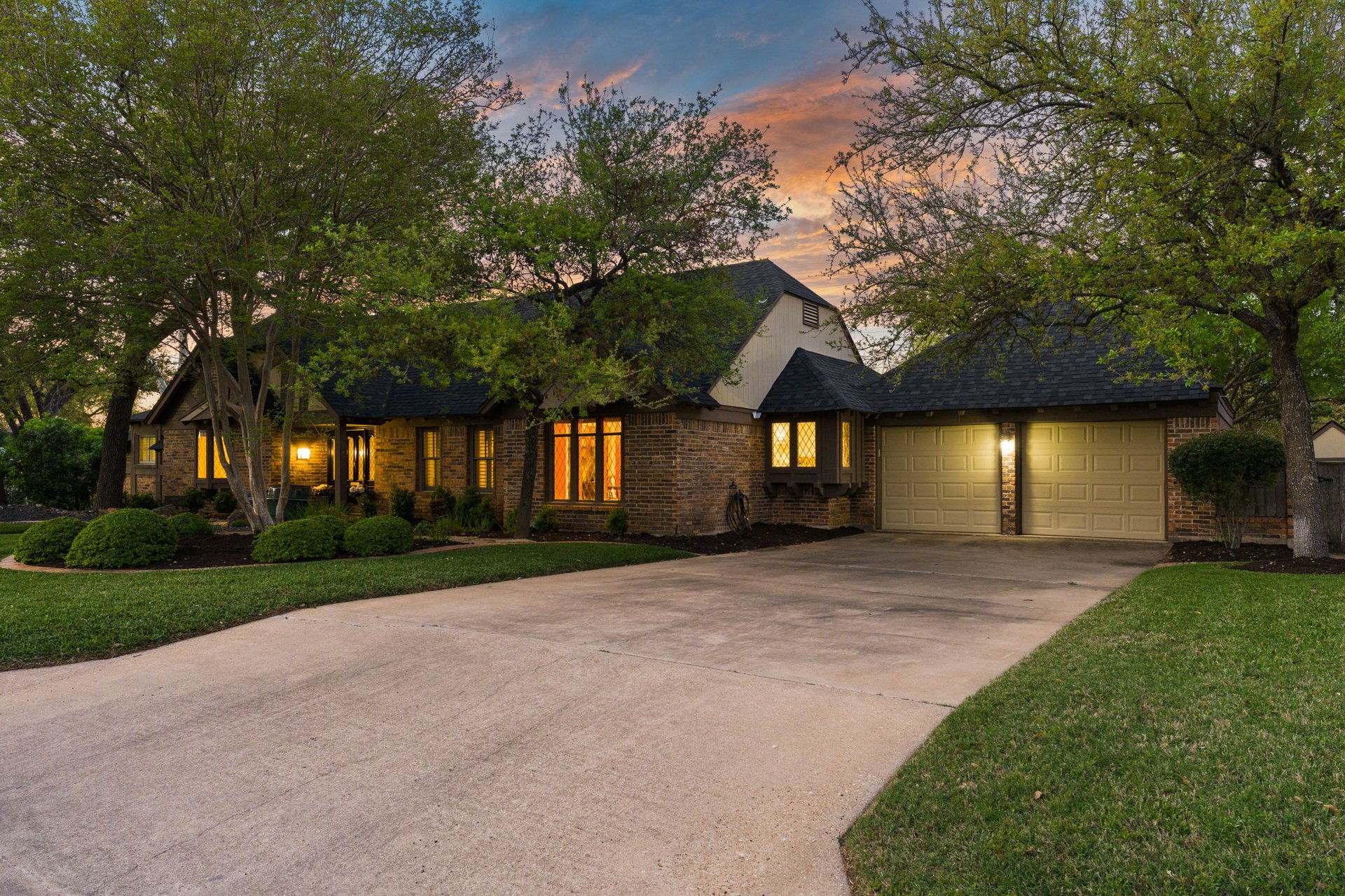 4216 Tallowood DR