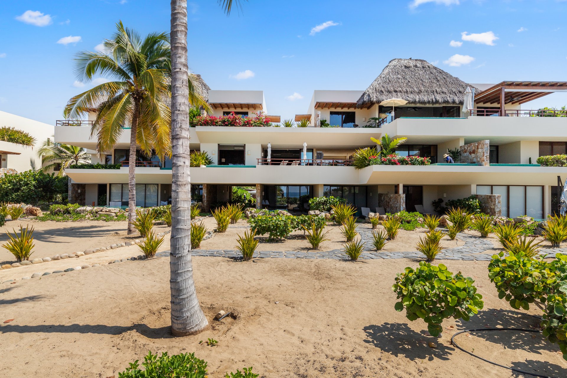 Marea Beachfront Villa H48