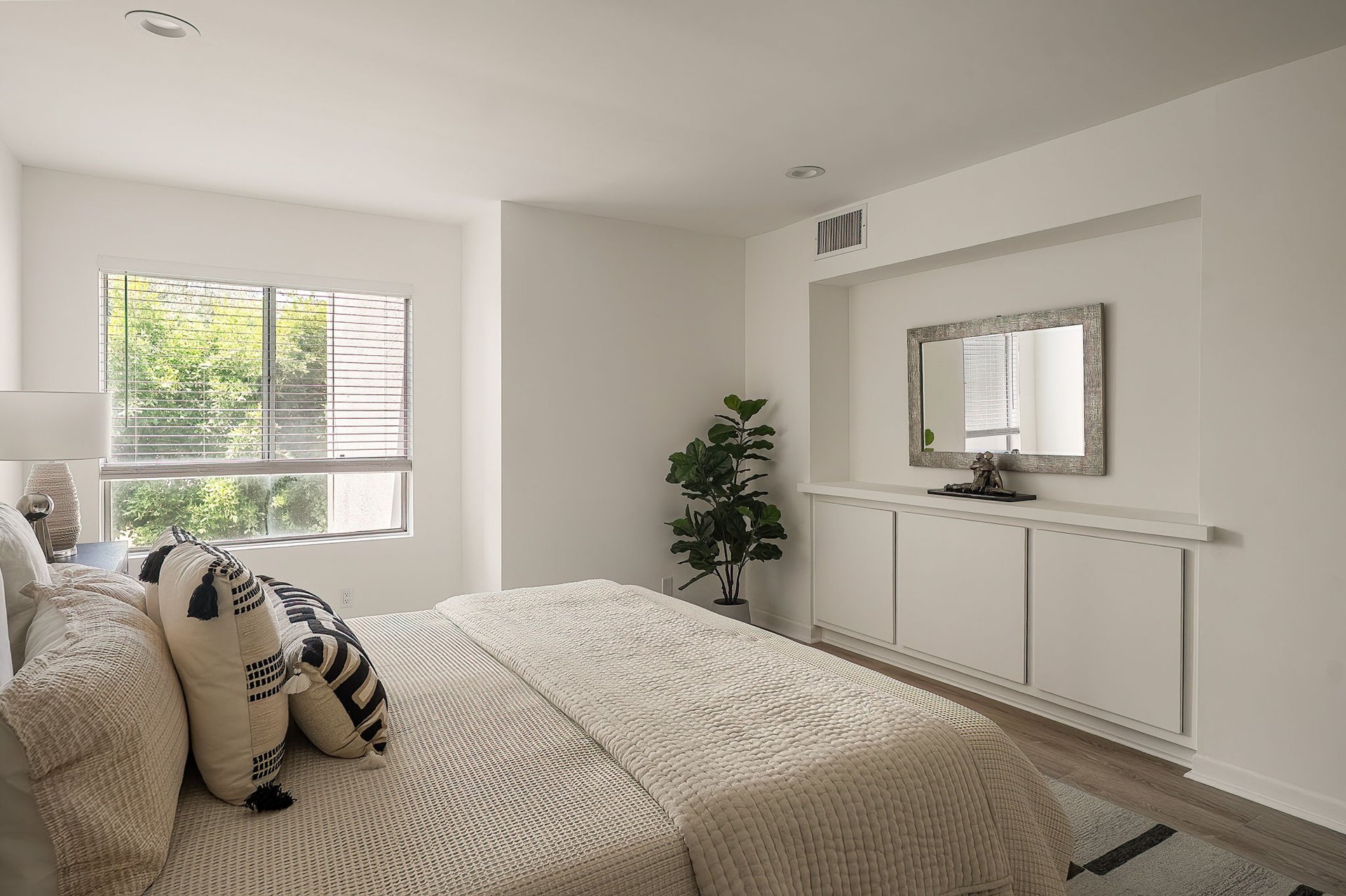 1617 S Beverly Glen Blvd Unit: 404, Westwood