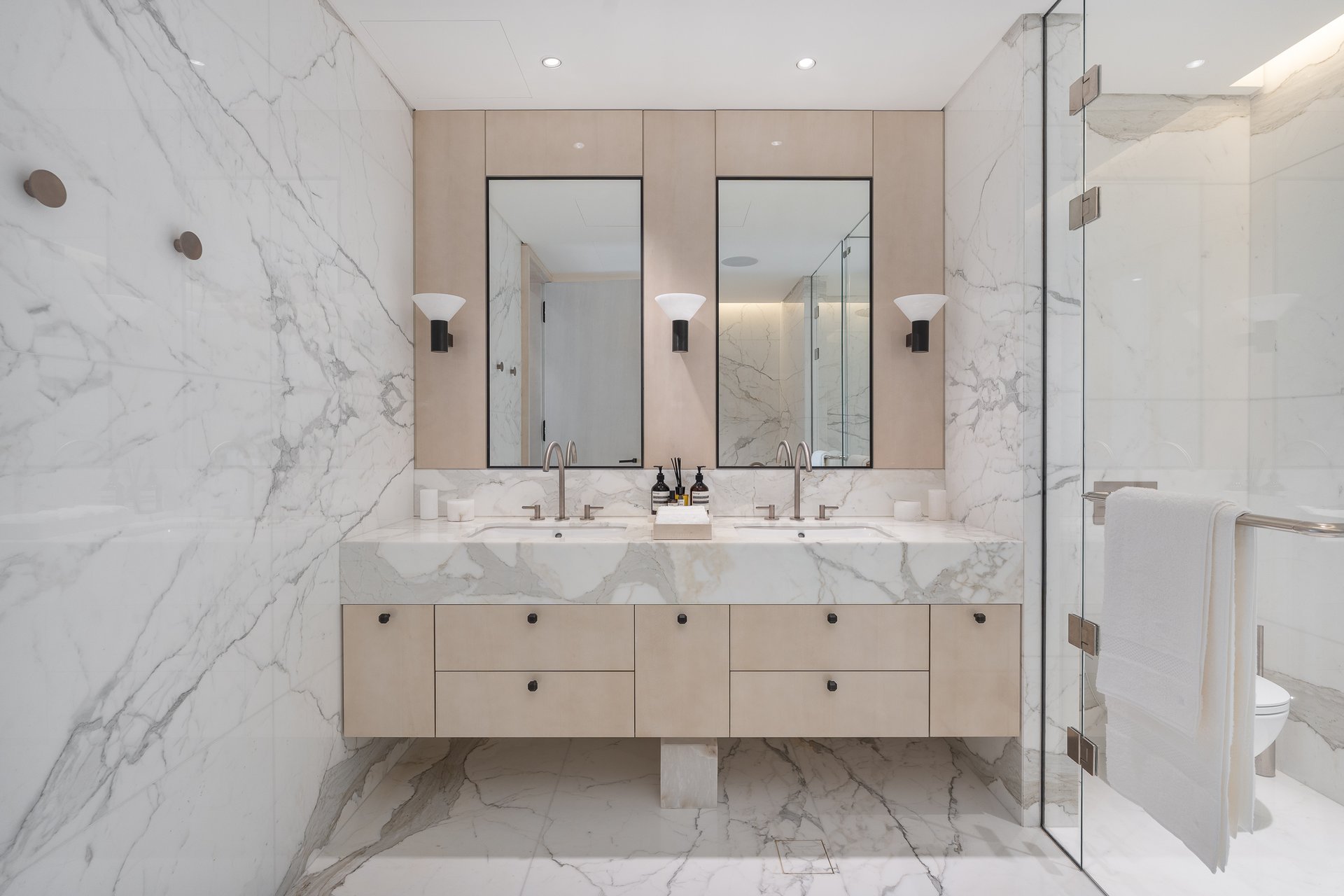 Four Seasons Private Residences - Penthouse 