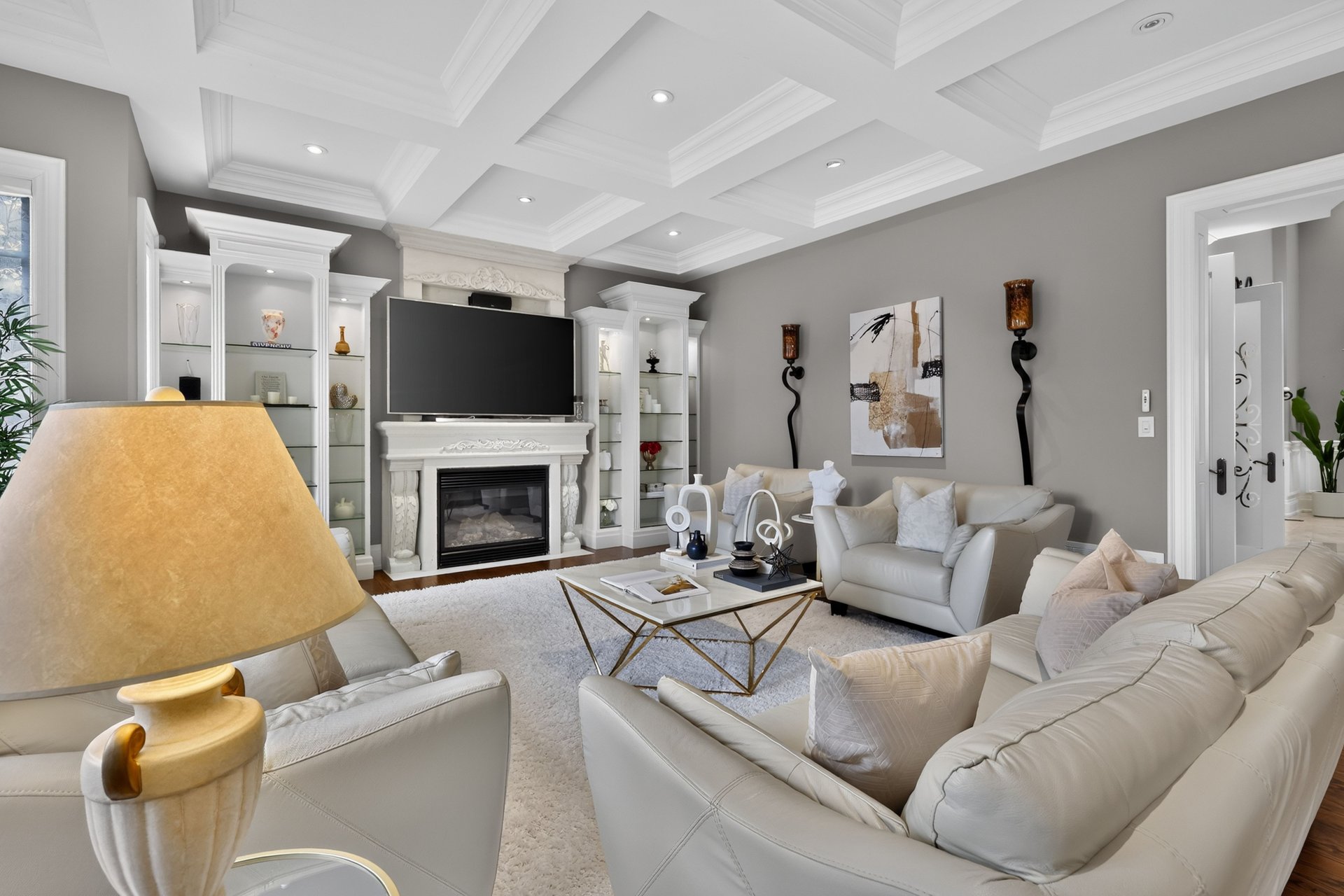 2513 Sharon Cres