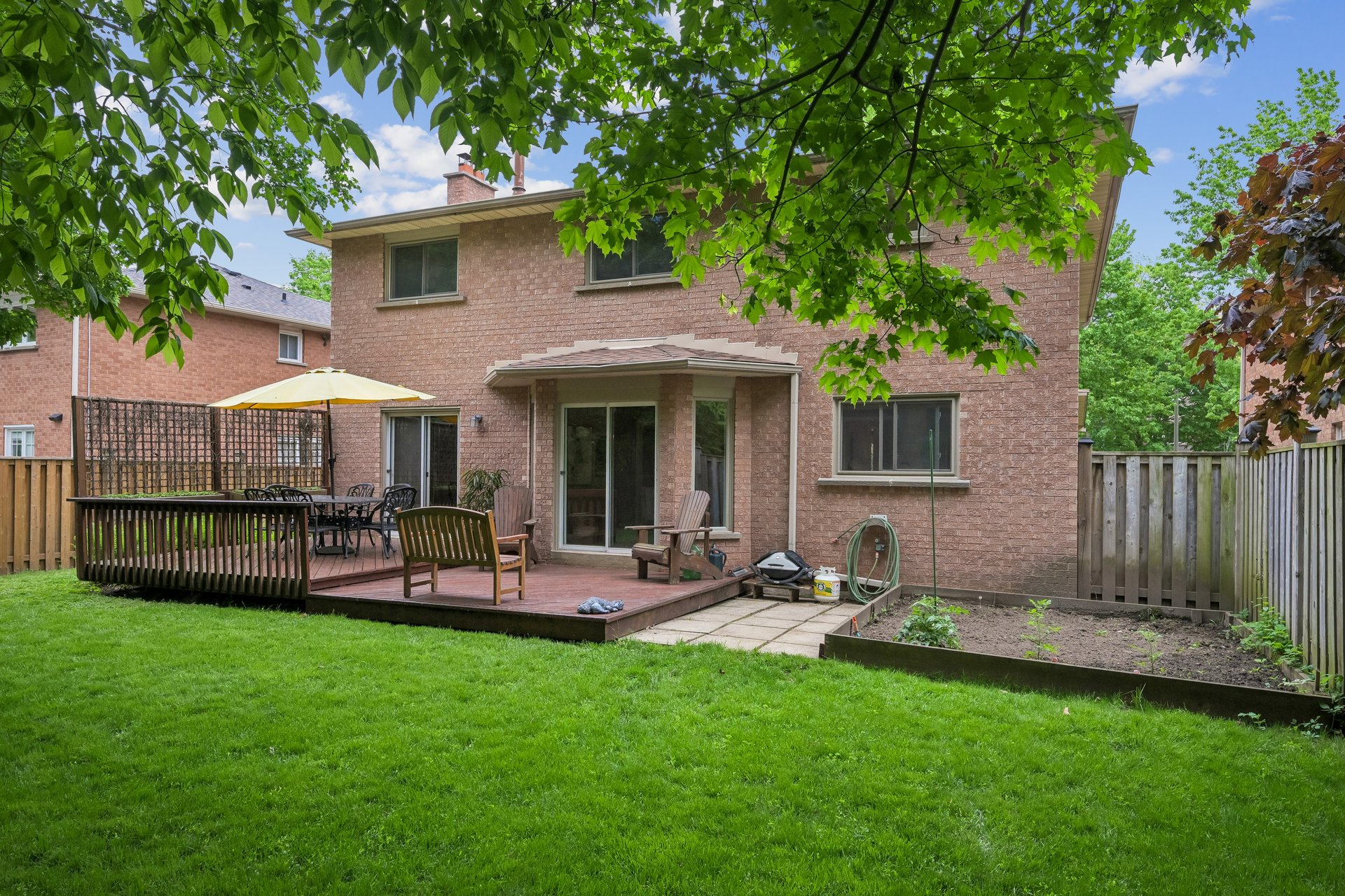 Unbeatable location in Glen Abbey!