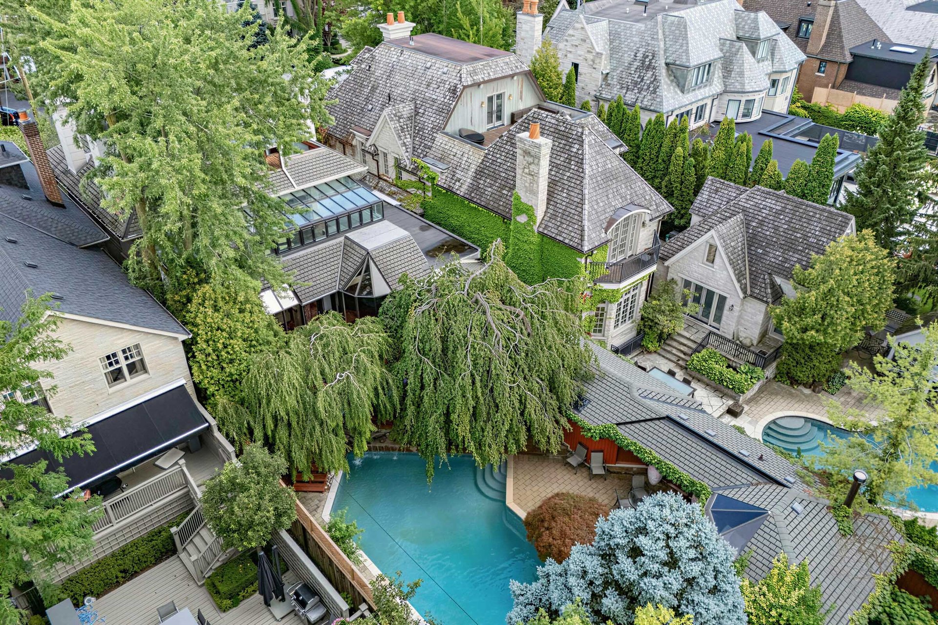 Exceptional Family Residence