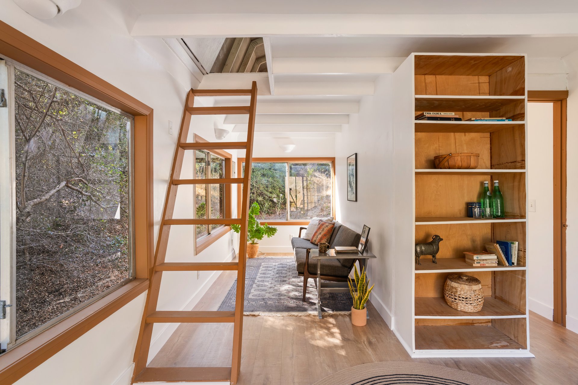 1310 N Topanga Canyon Blvd
