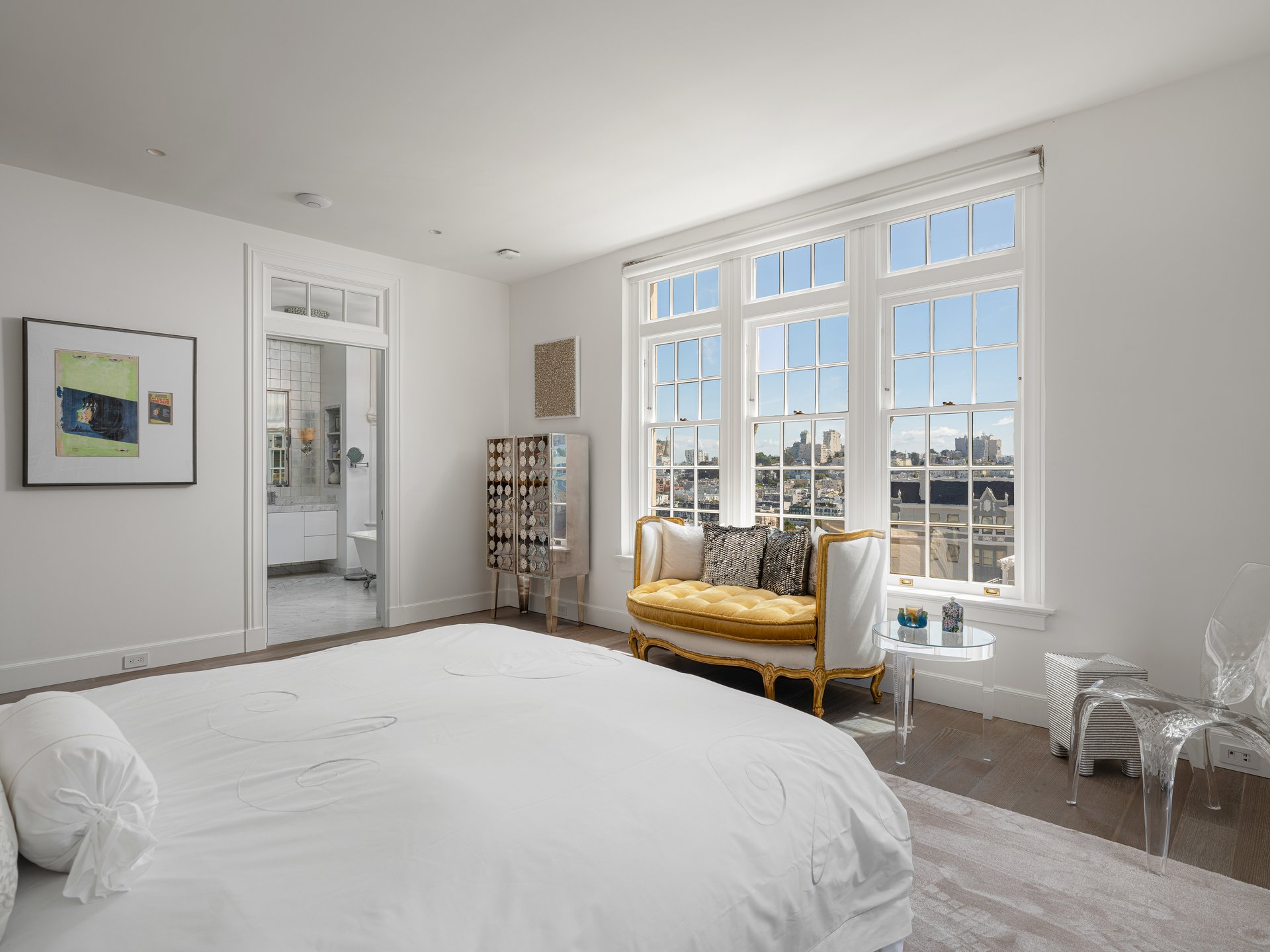 Magnificent Apartment at The Heights
