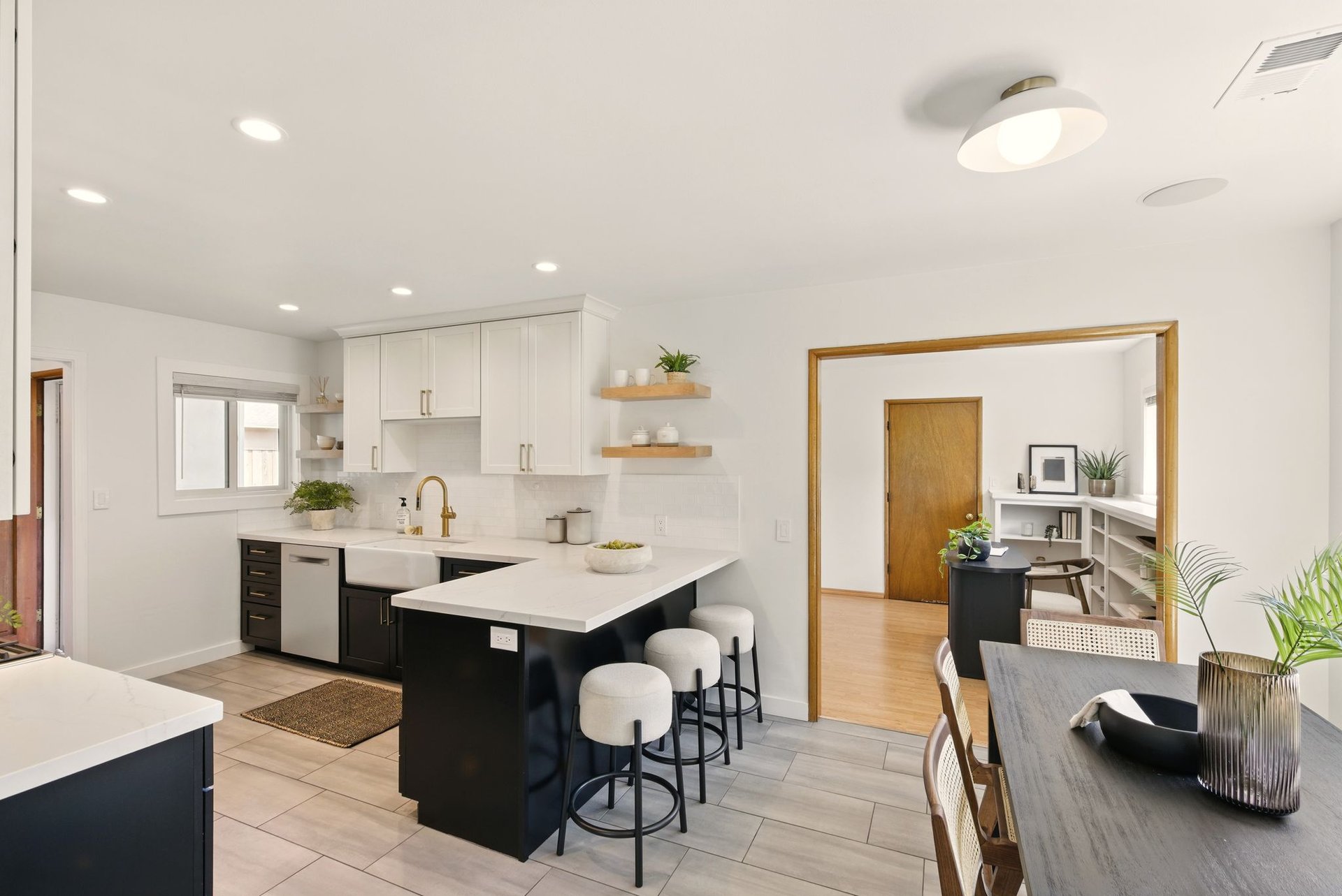 225 Longview Dr
