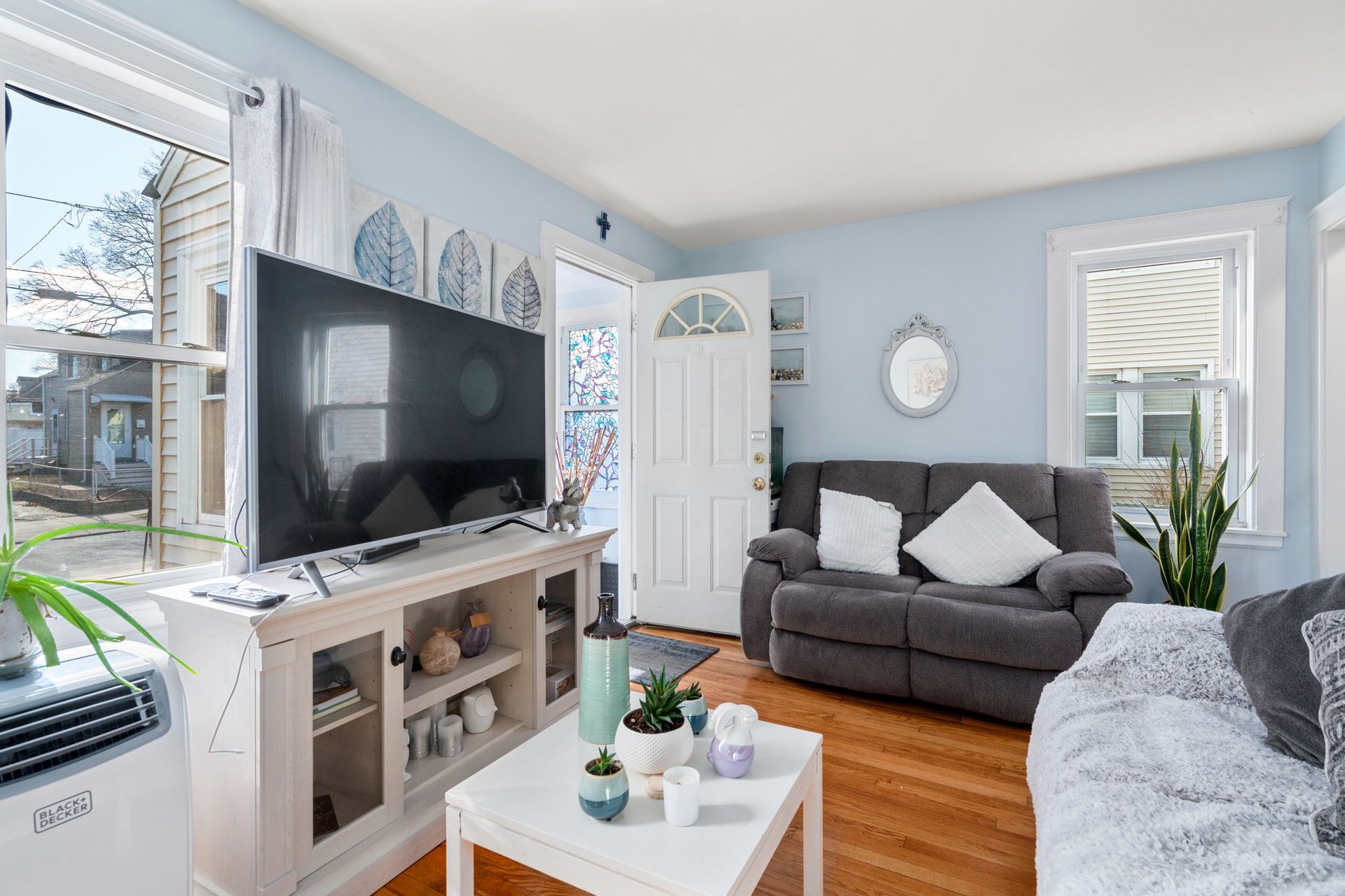 50-52 Whiton Ave