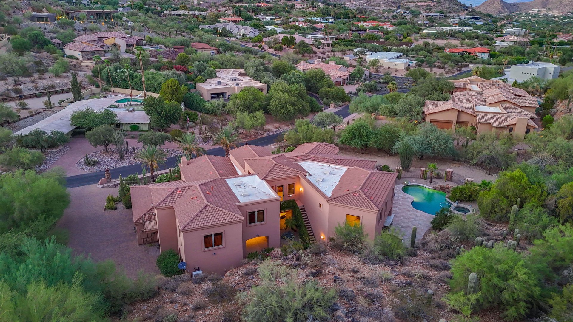 4141 E LAKESIDE Lane