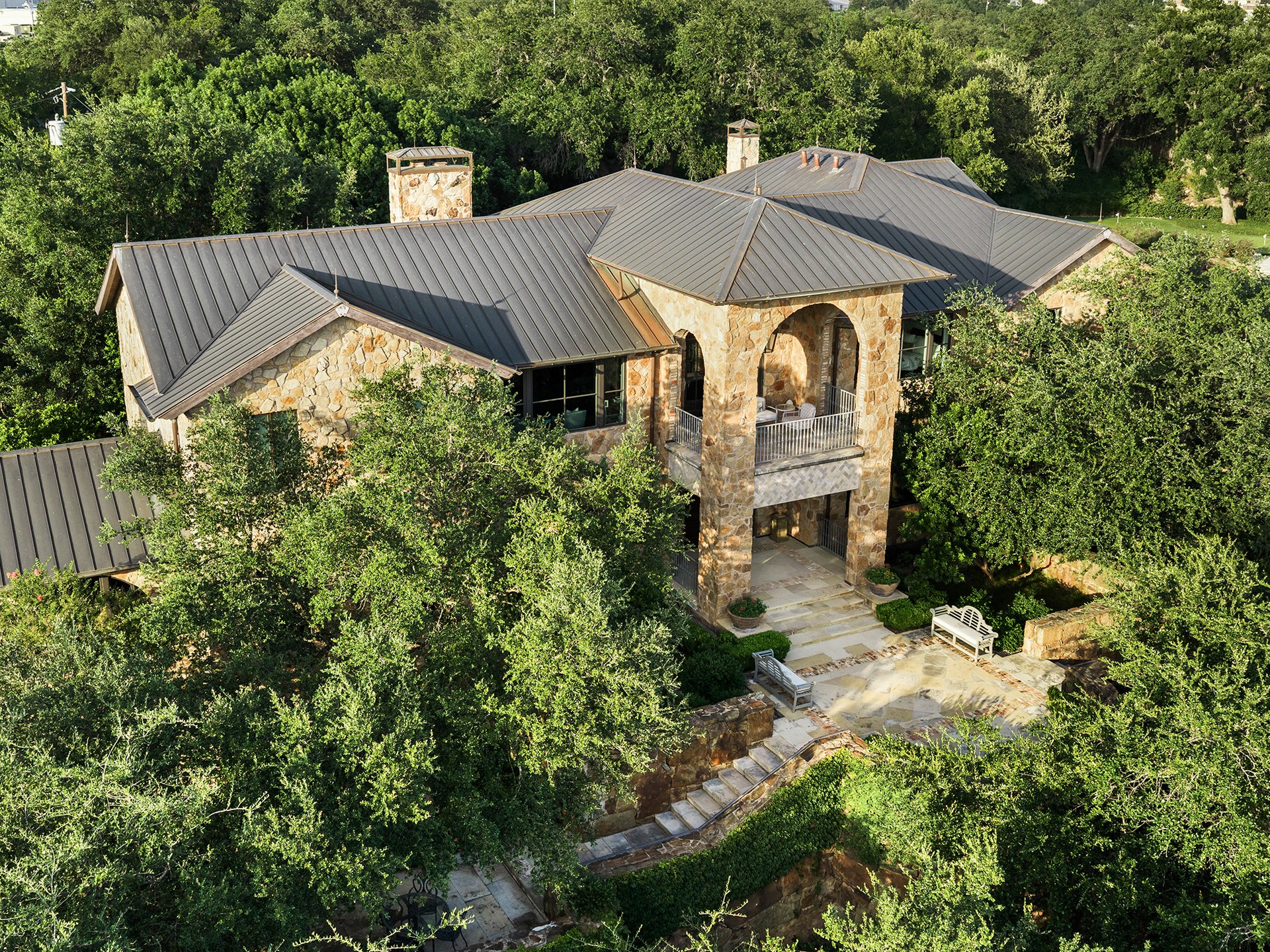 3907 Balcones Drive