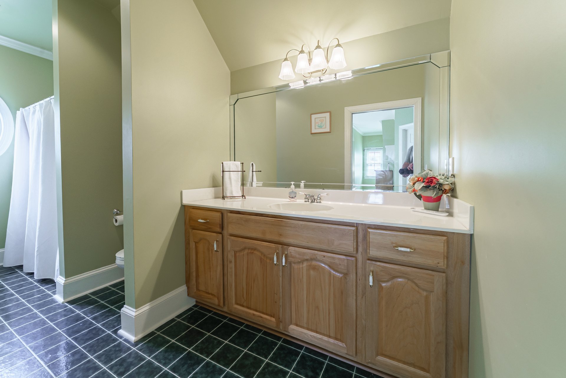 29-Acre Equestrian Estate with 14-Stall Barn