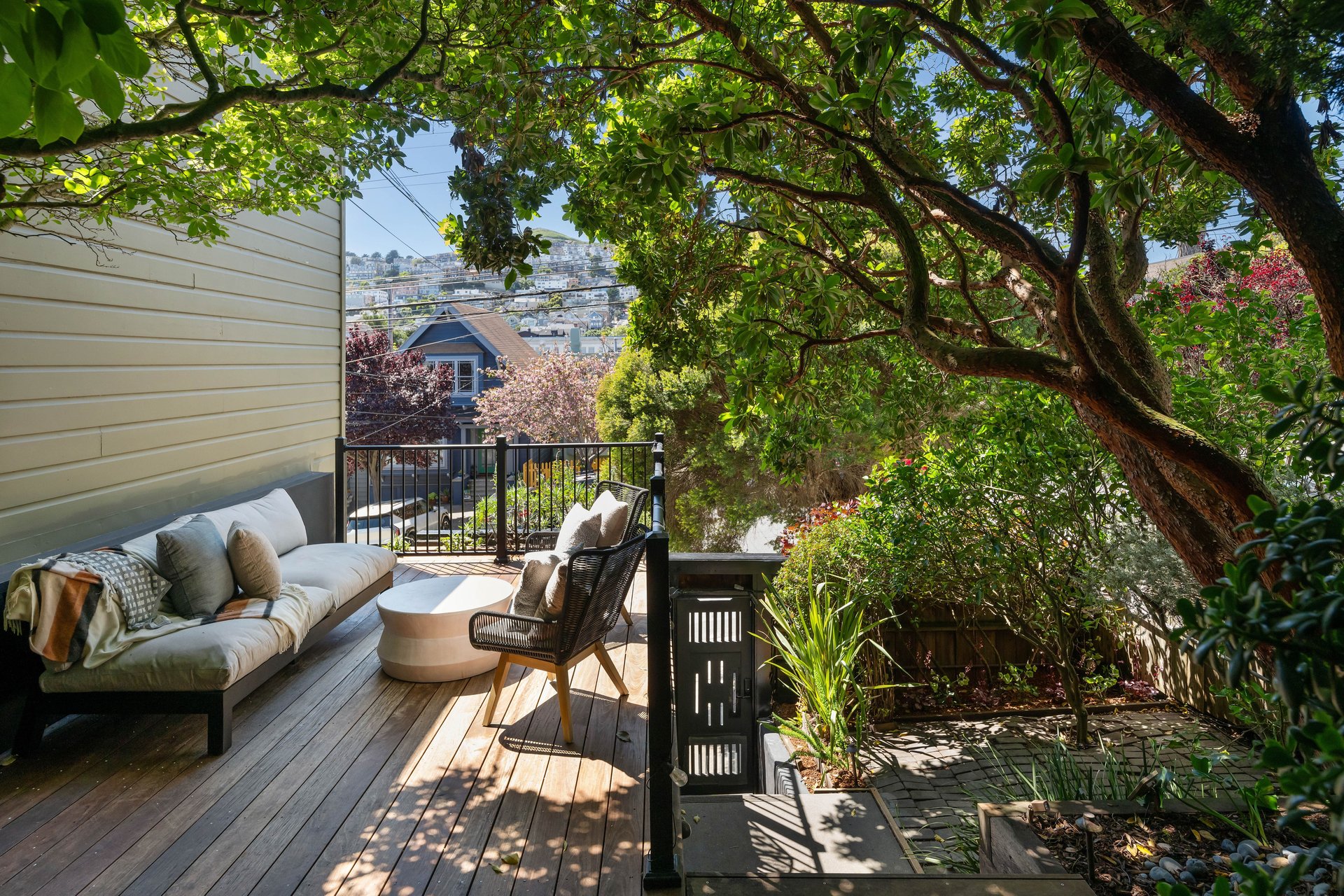 541 Diamond Street