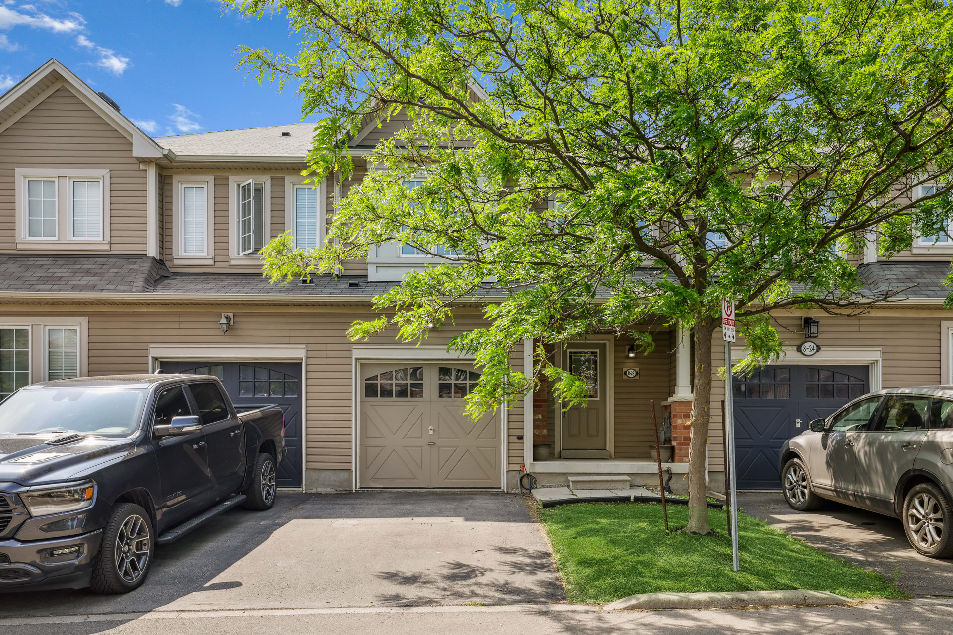 Freehold Townhouse on Quiet Court