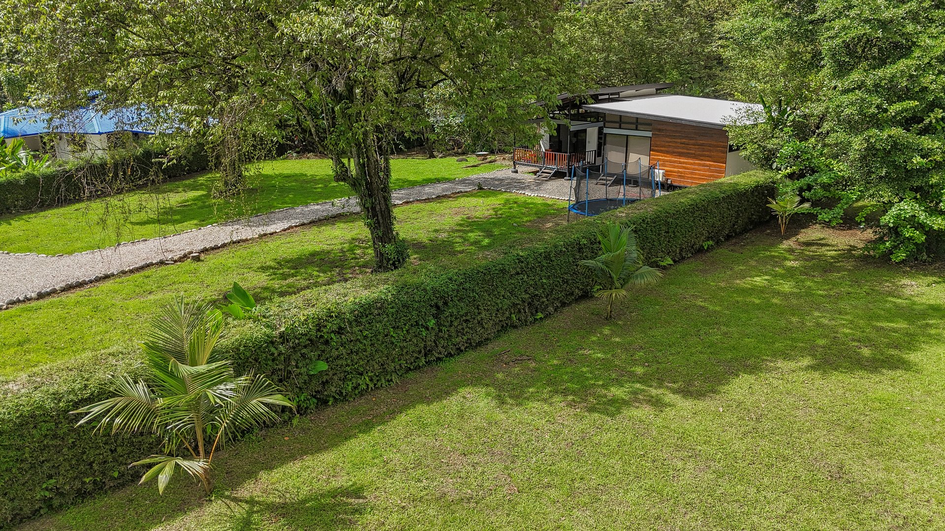 Charming 2-Bedroom Home in the Heart of Ojochal – Privacy, Convenience, and Opportunity Await!