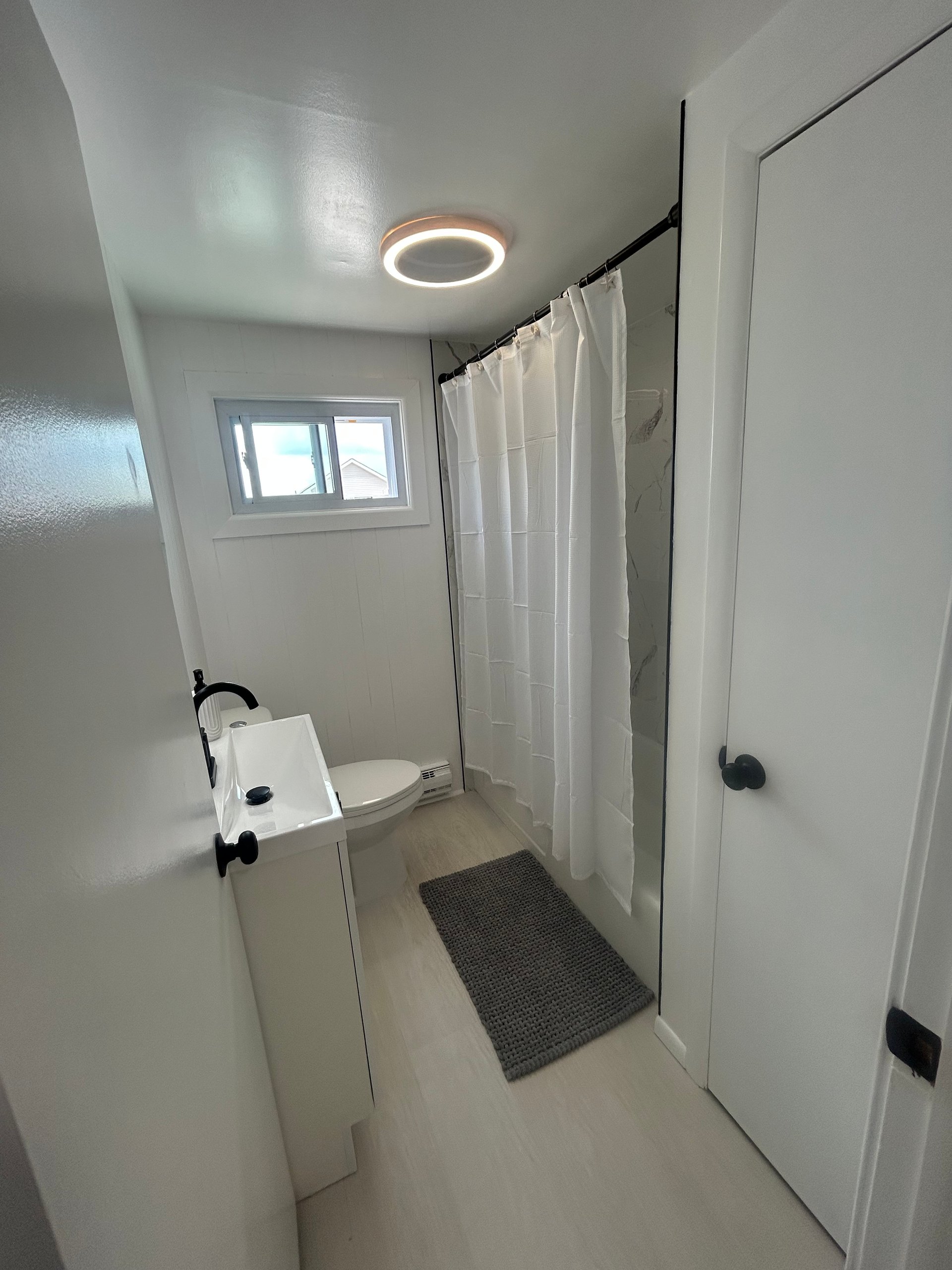 242 W 14th St. (upstairs unit) 