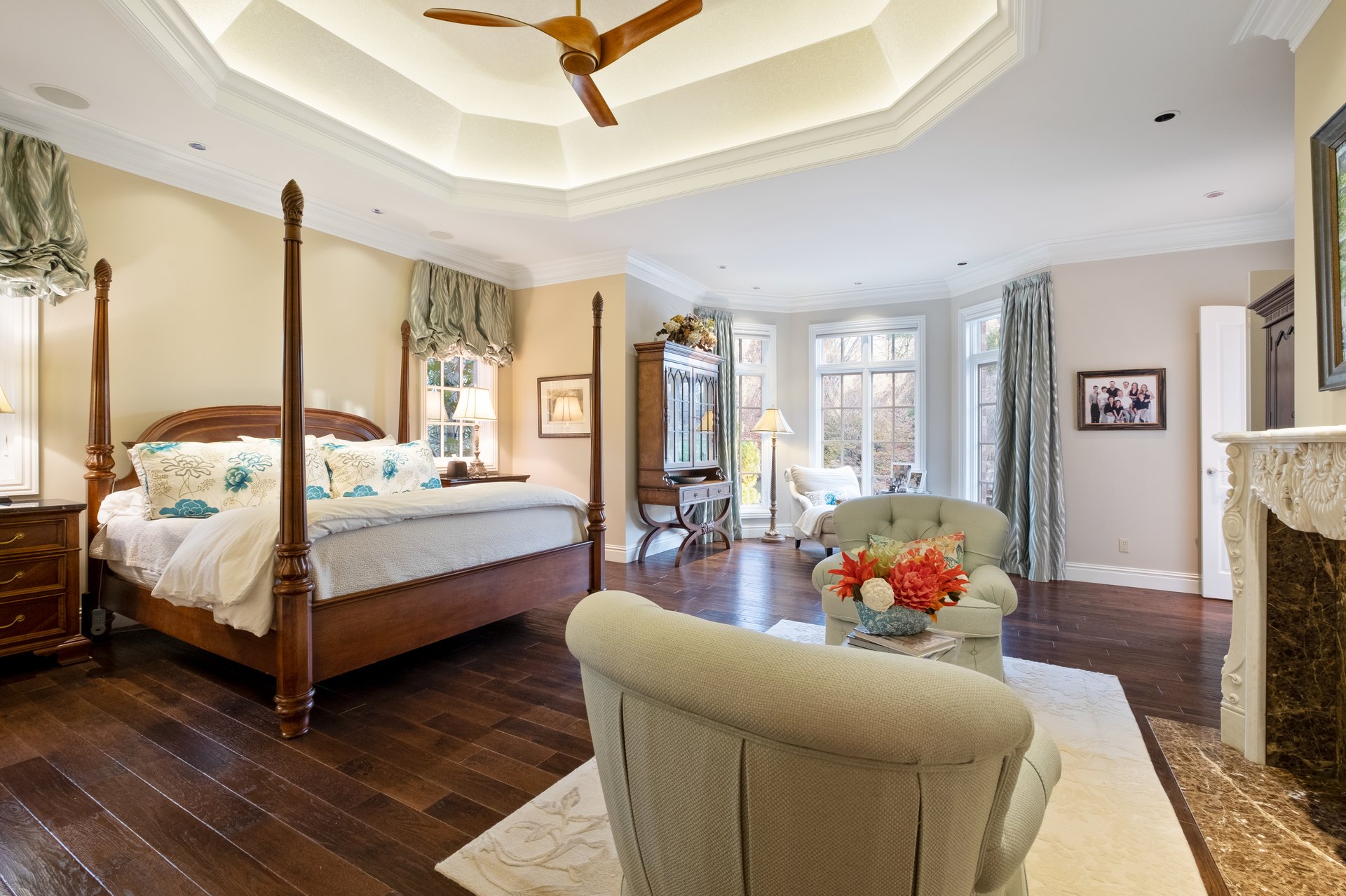 A Town & Country Sanctuary on 2+ Acres With a Surprising Backdrop 