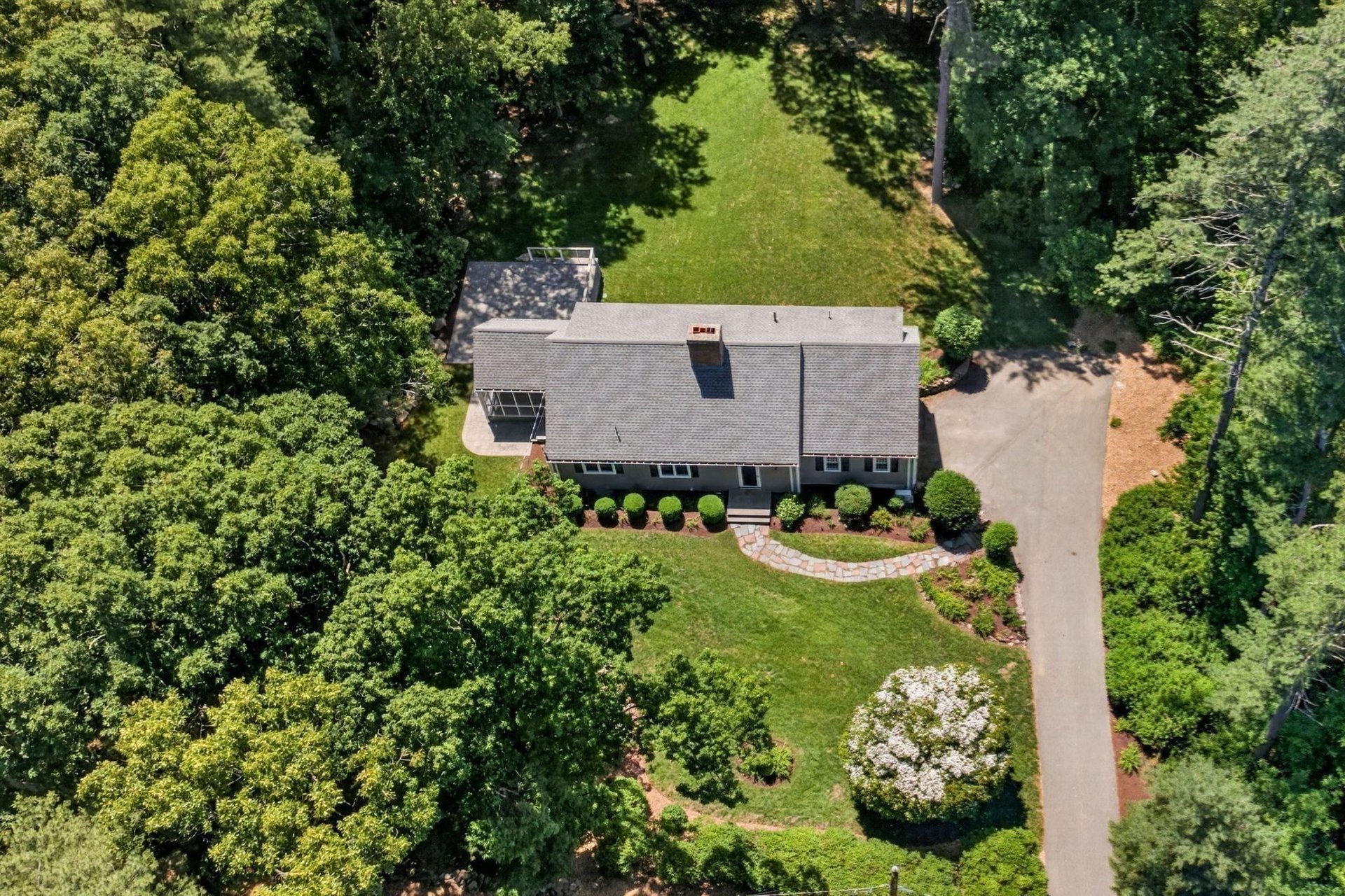 96 Draper Rd, Wayland