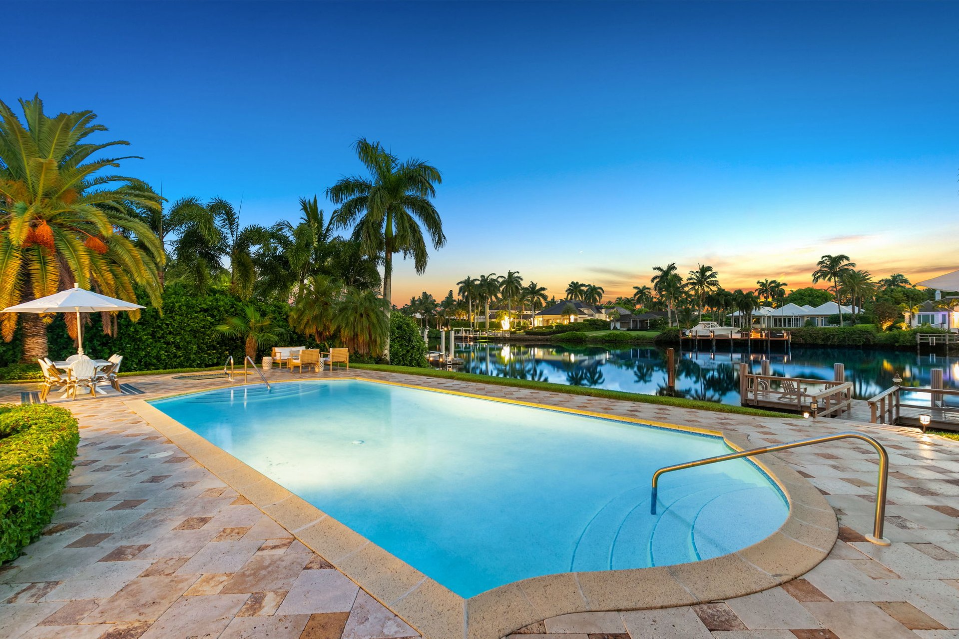 1060 Galleon DR
