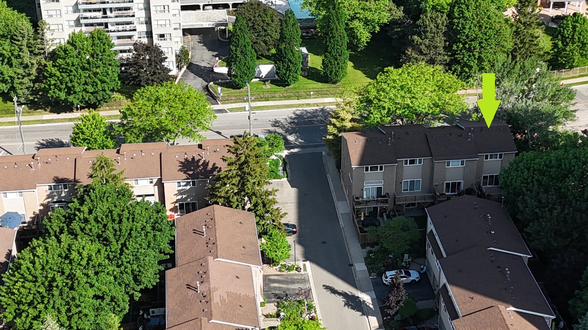 Lakeside living in the heart of Bronte!