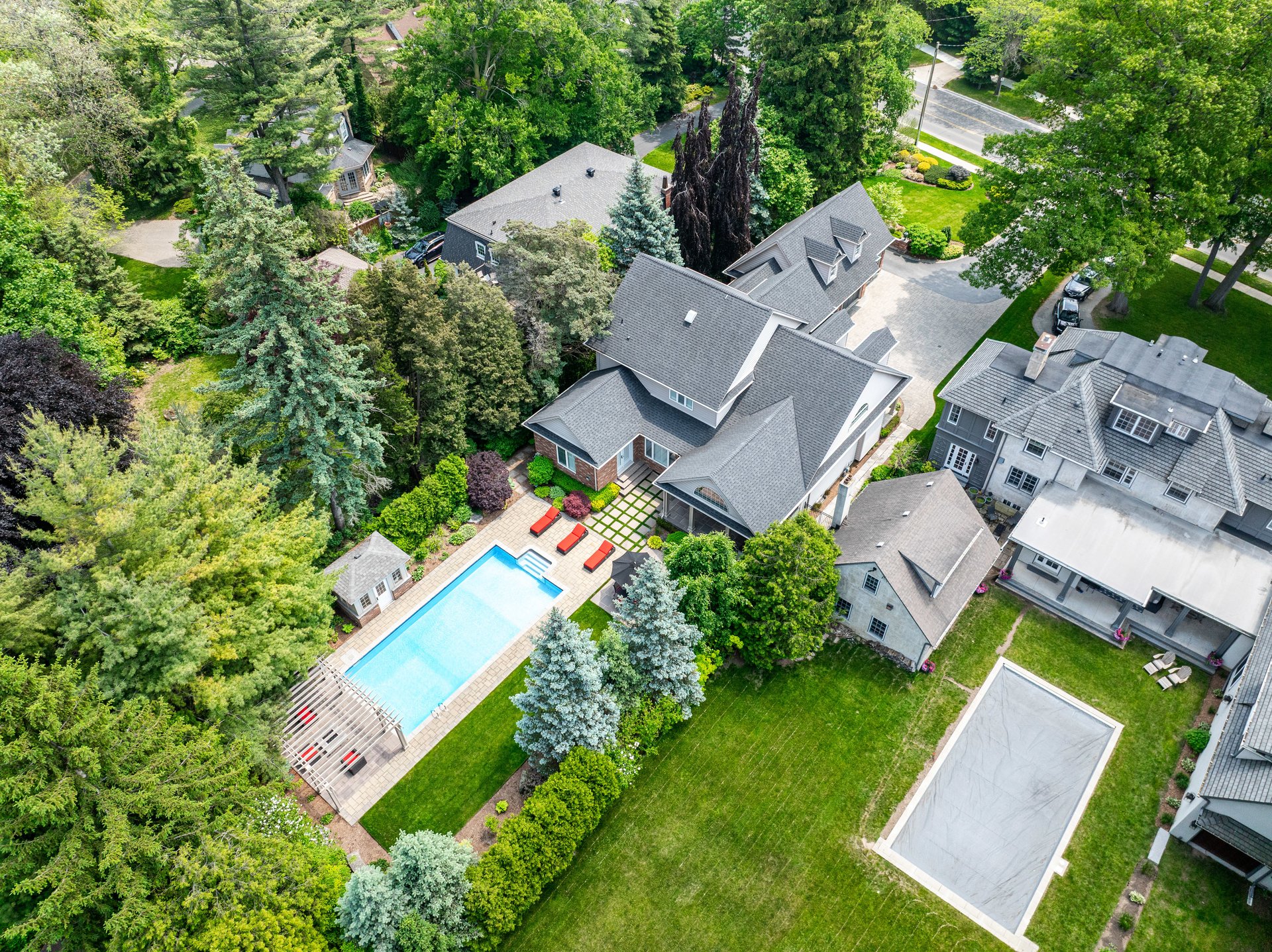 3105 Lakeshore Road, Burlington