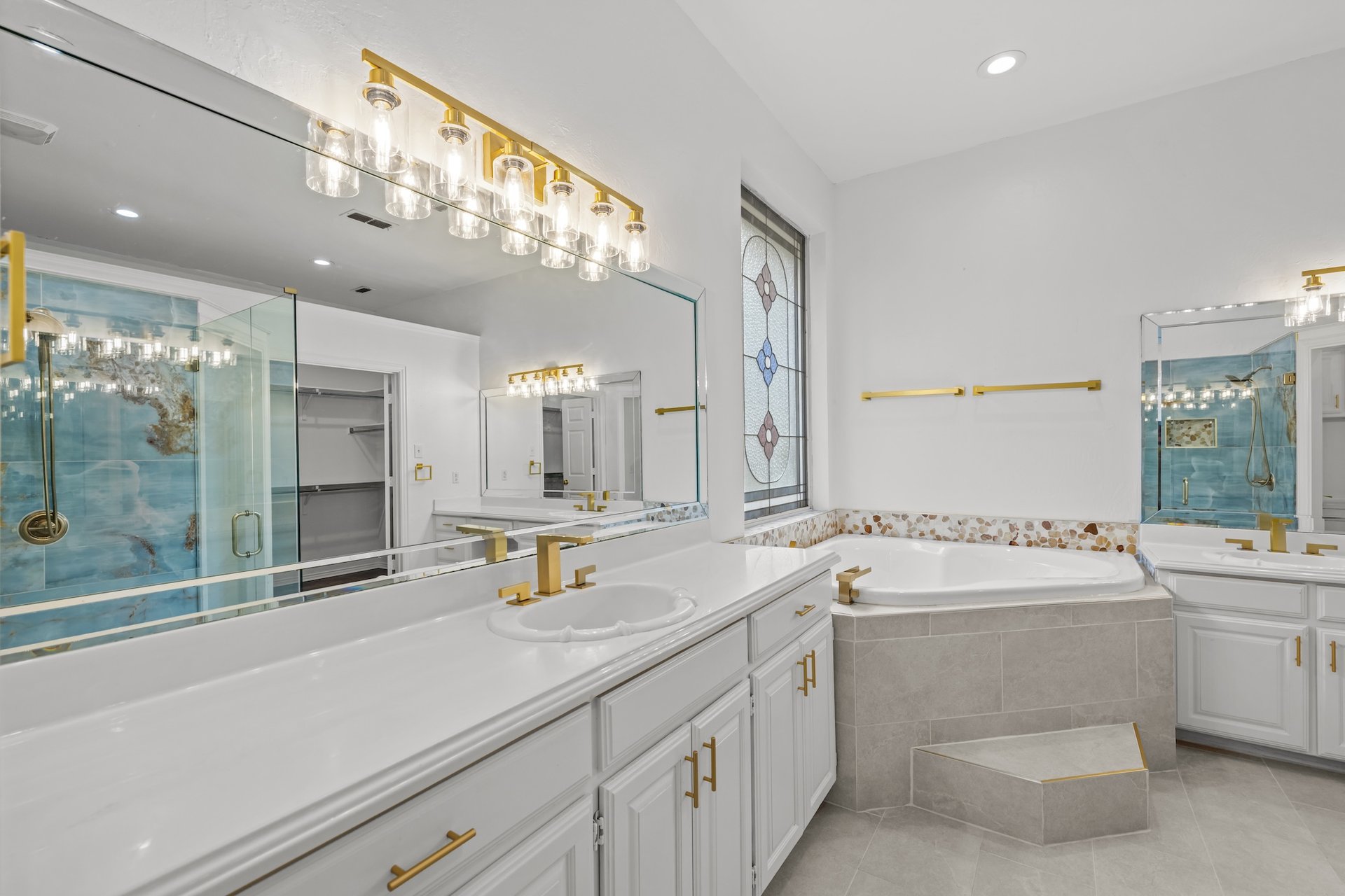 2 Treewood Court
