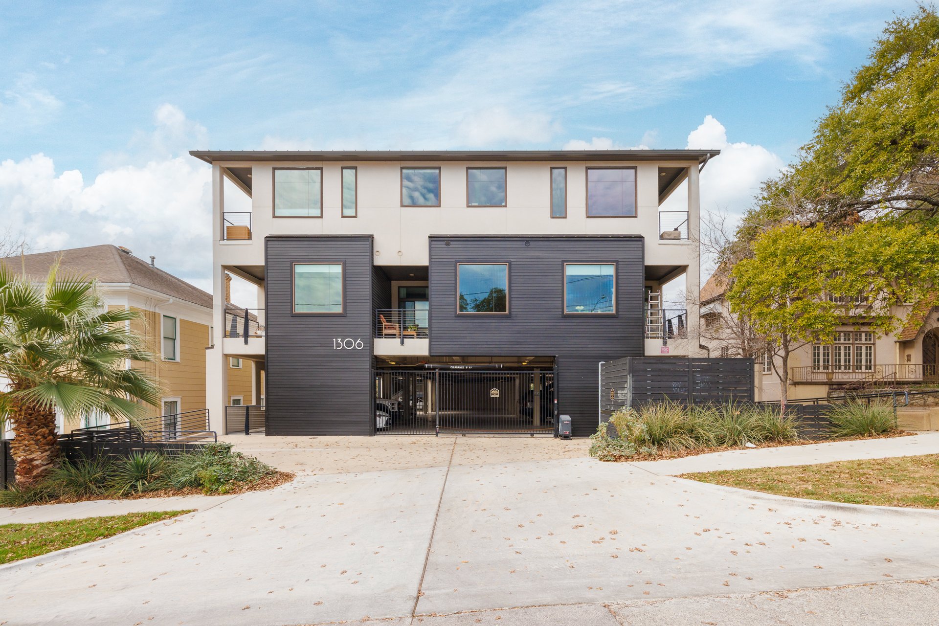 1306 West Avenue #205