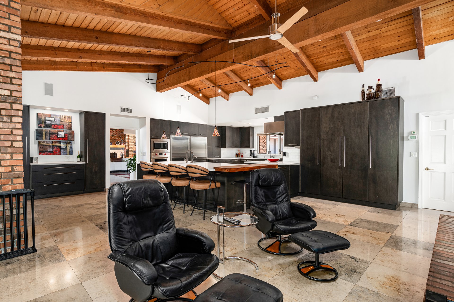 Luxury PV Hilltop Sanctuary