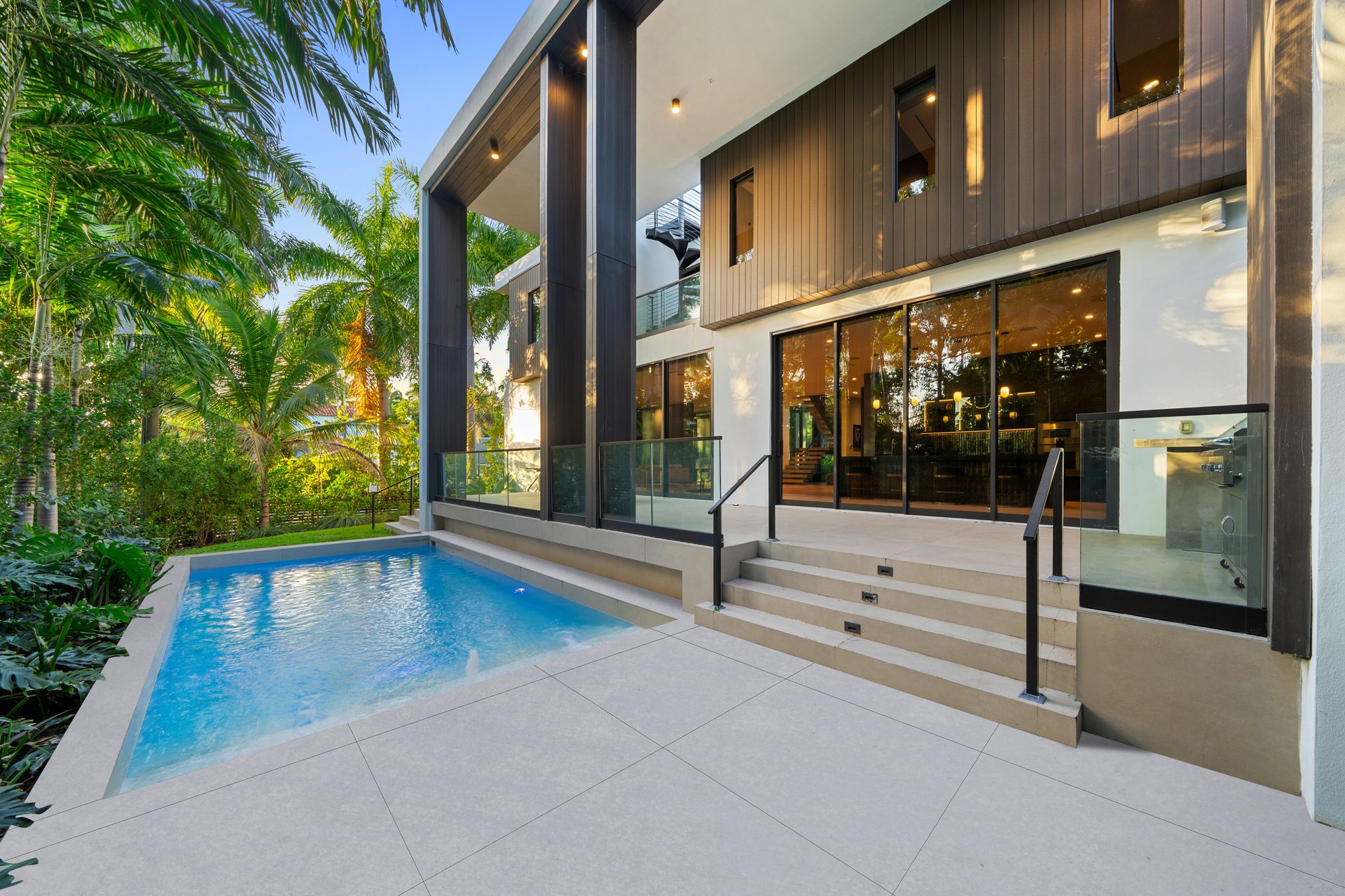 254 Palm Ave