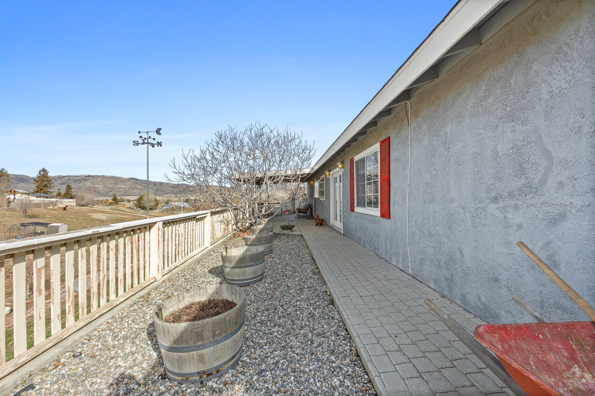 Charming Cul-de-Sac Home in East Golden Hills – 21941 Fig Court