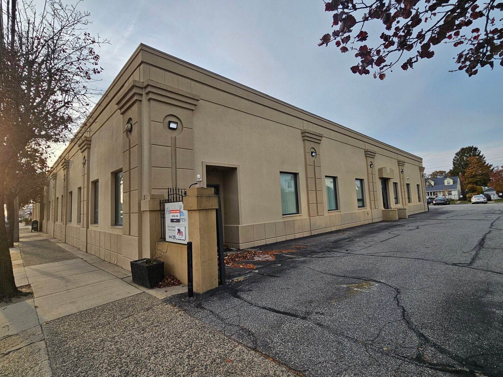 166 E Jericho Tpke