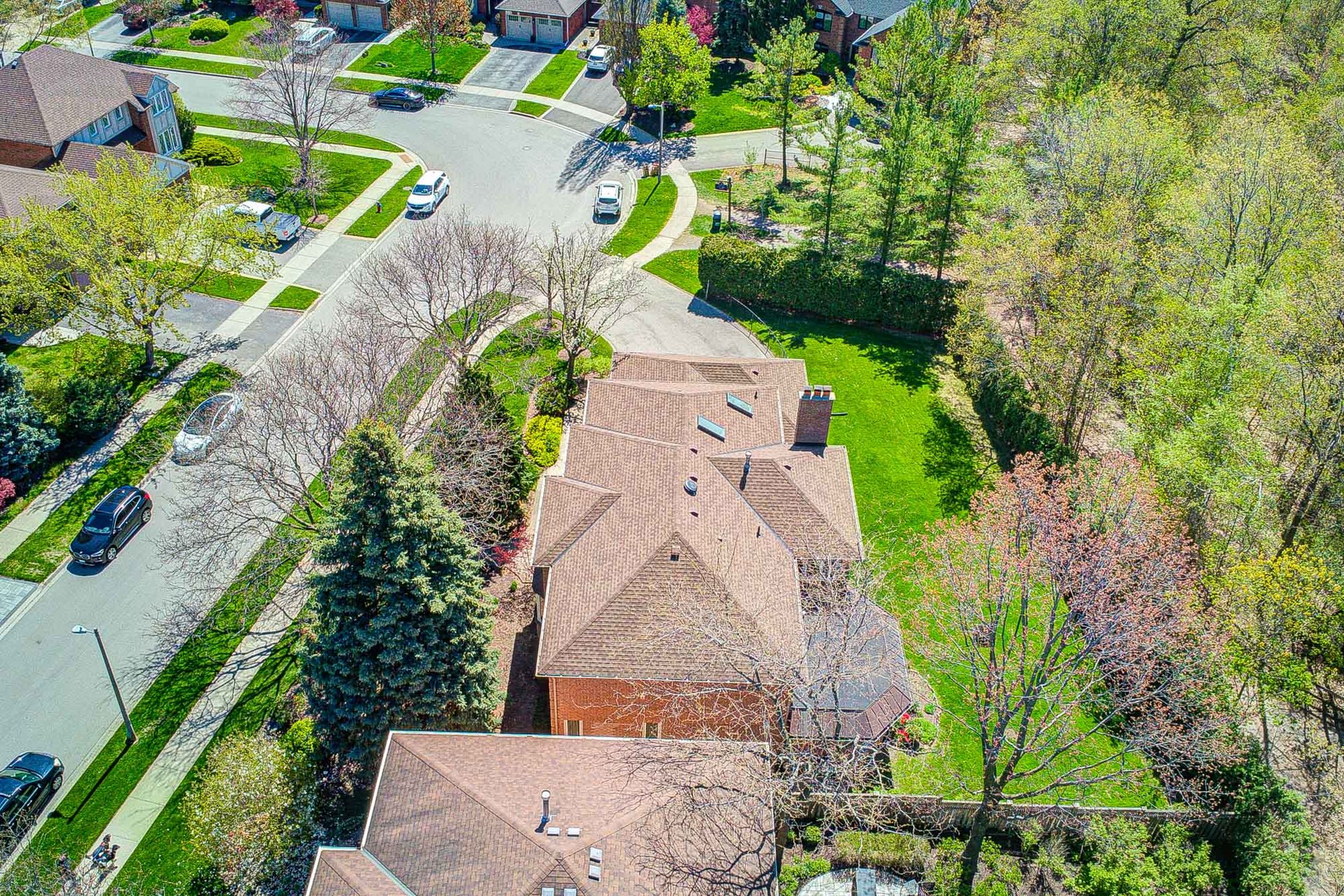 1296 Mapleridge Cres