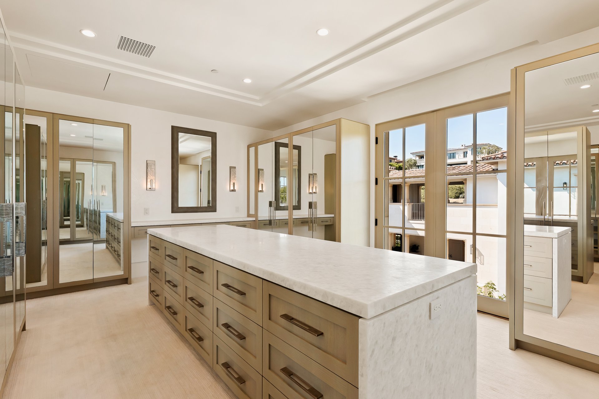 18 Swimmers Point, Newport  