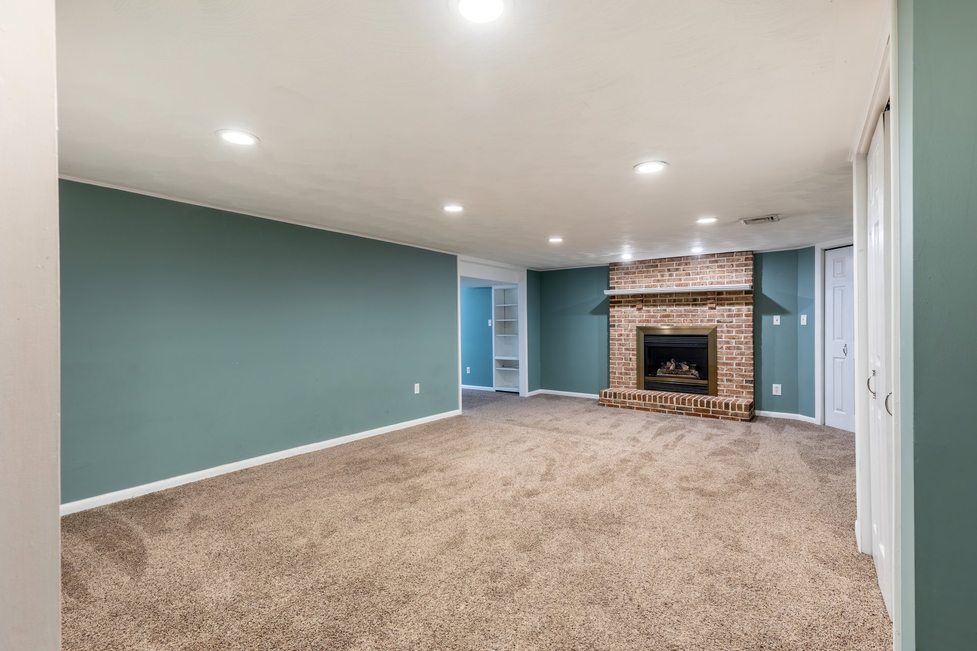 582 Coventry Court