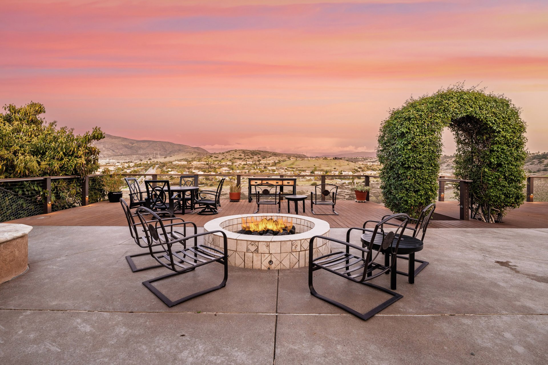3805 Country Trail