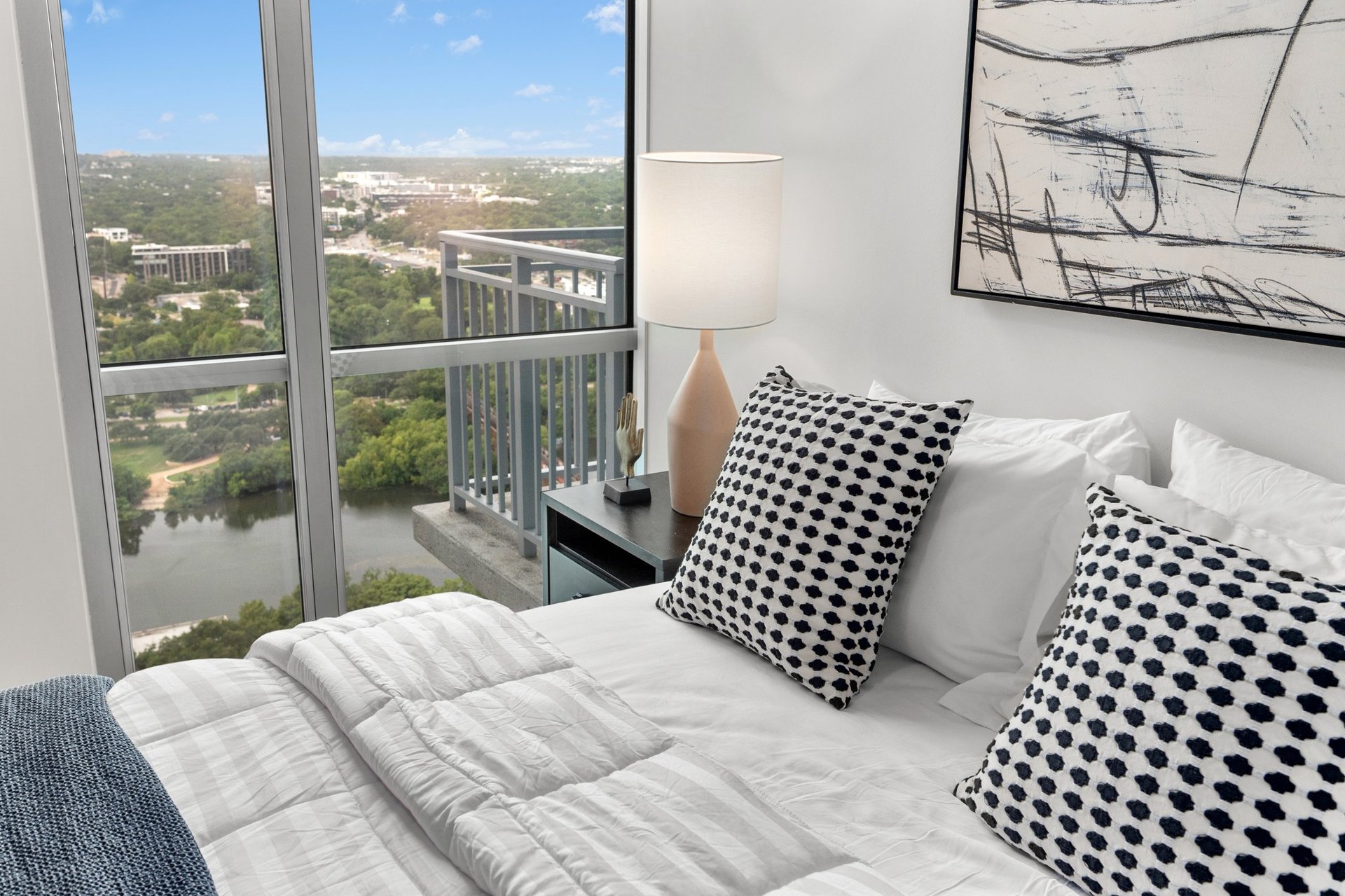 222 West Avenue #2802