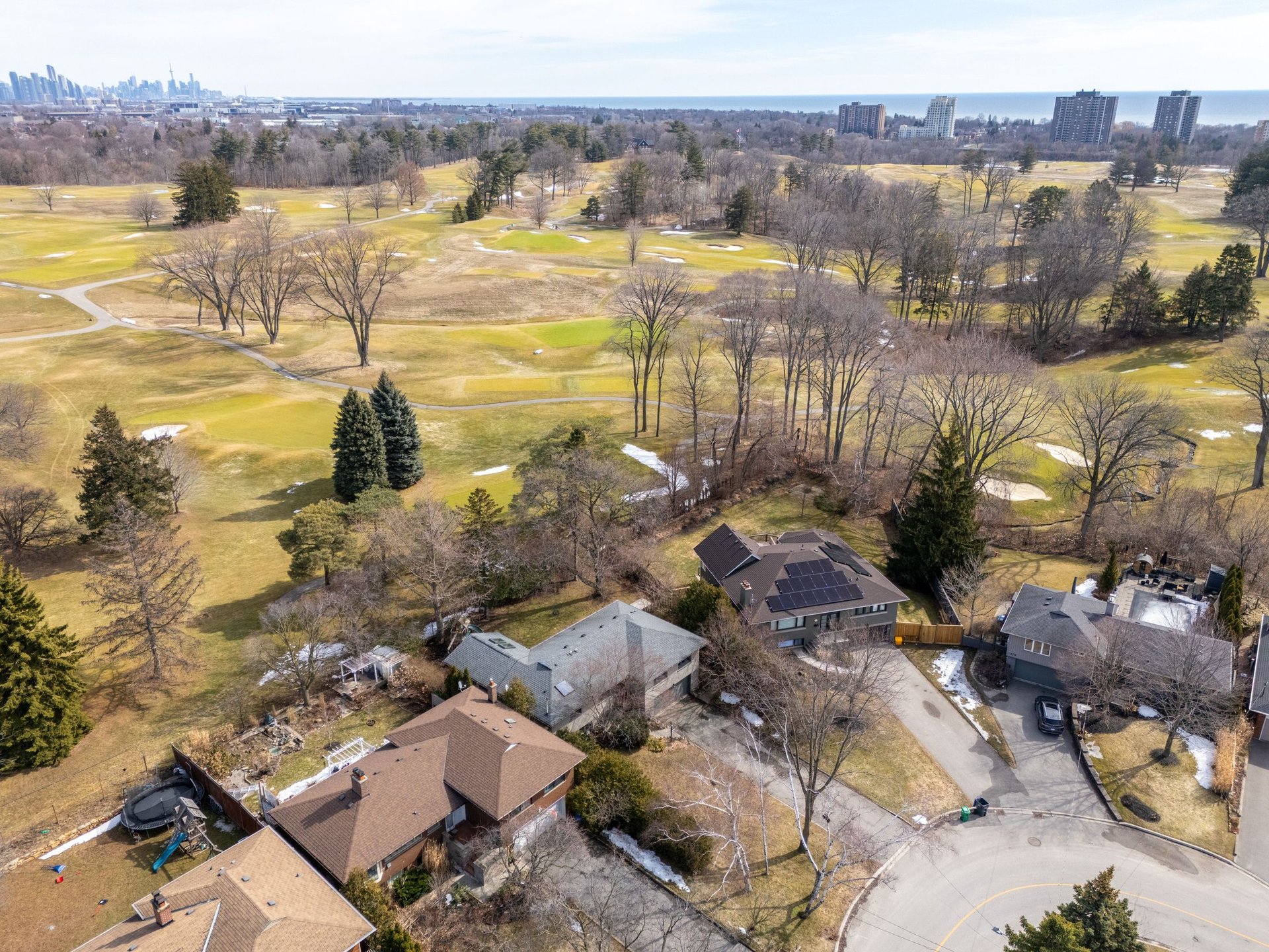 1439 Larchview Trail