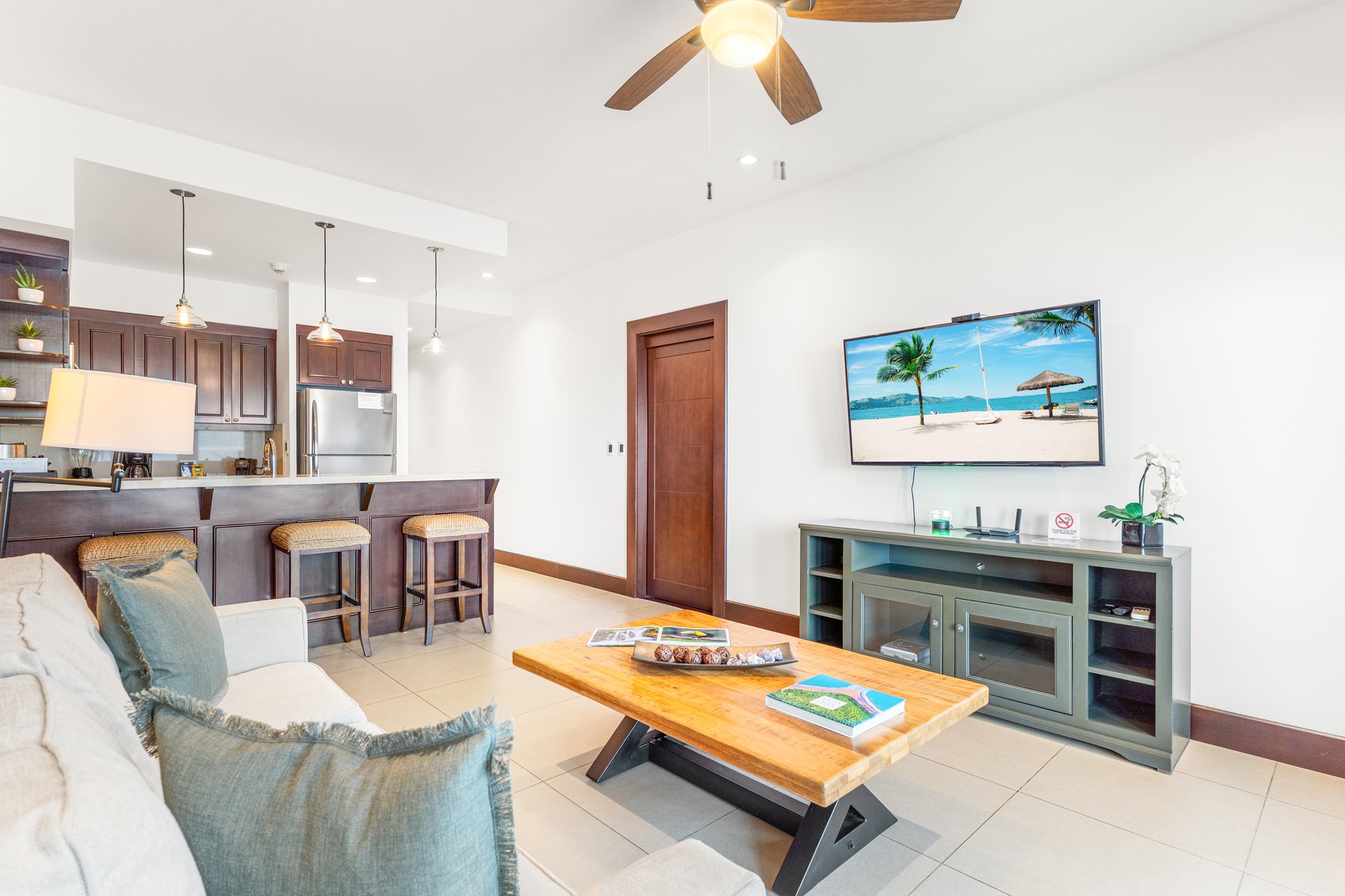 360 Splendor del Pacifico #305 | Oceanview Perfection – Just Steps from the Infinity Pool