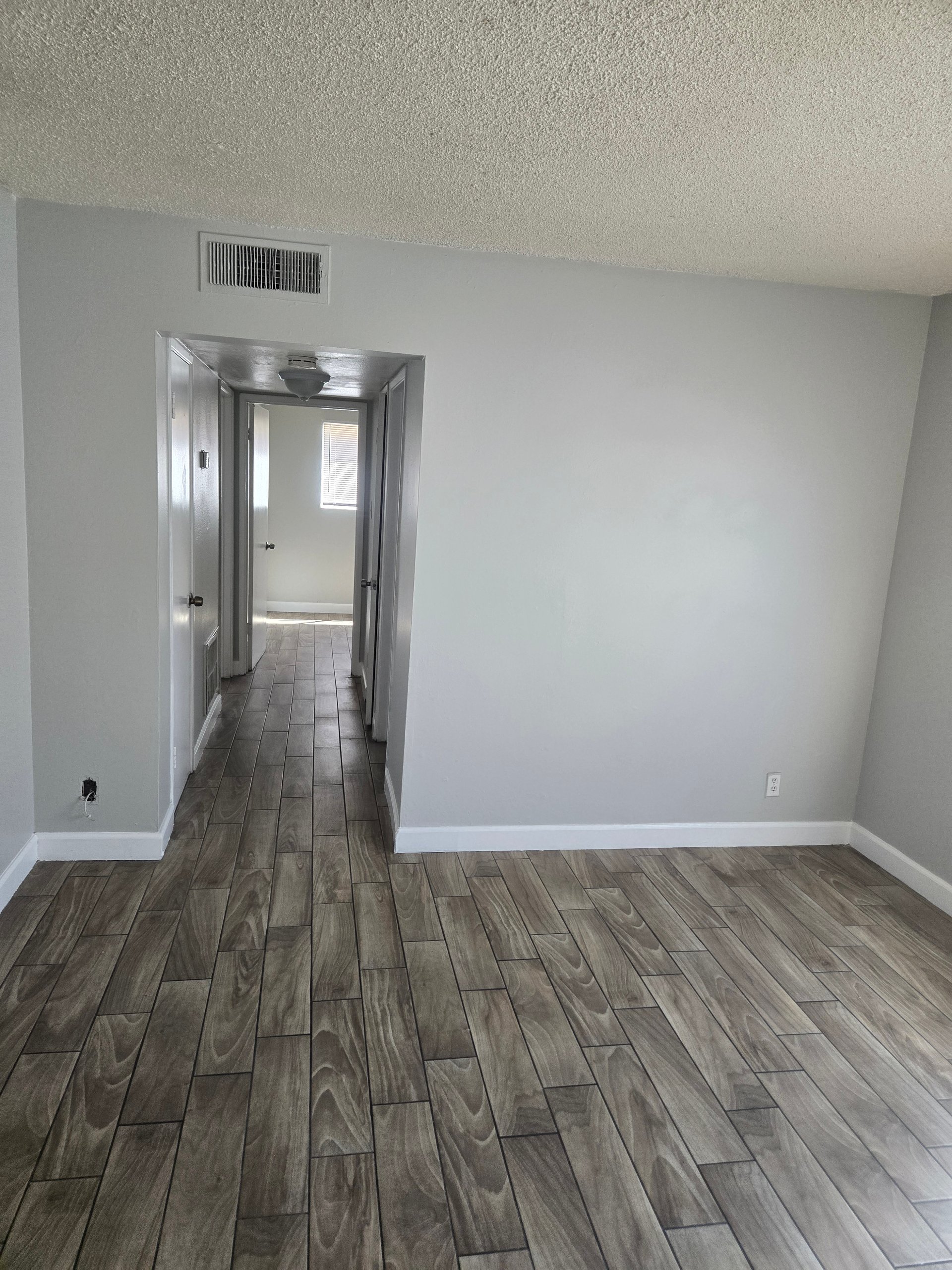 485 North Circle #2 Las Vegas, NV 89119